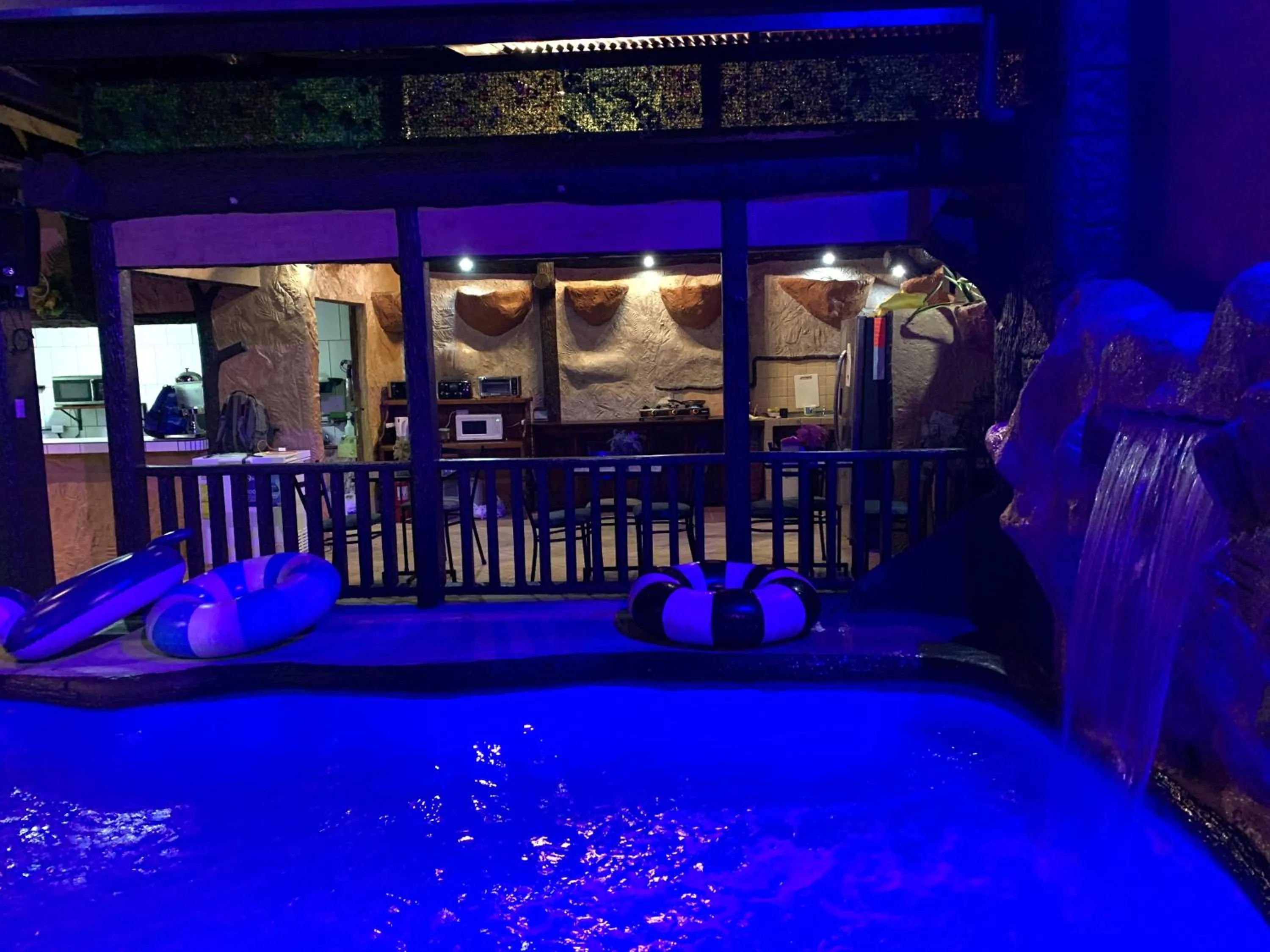 Pool view in Poshtel Arenal
