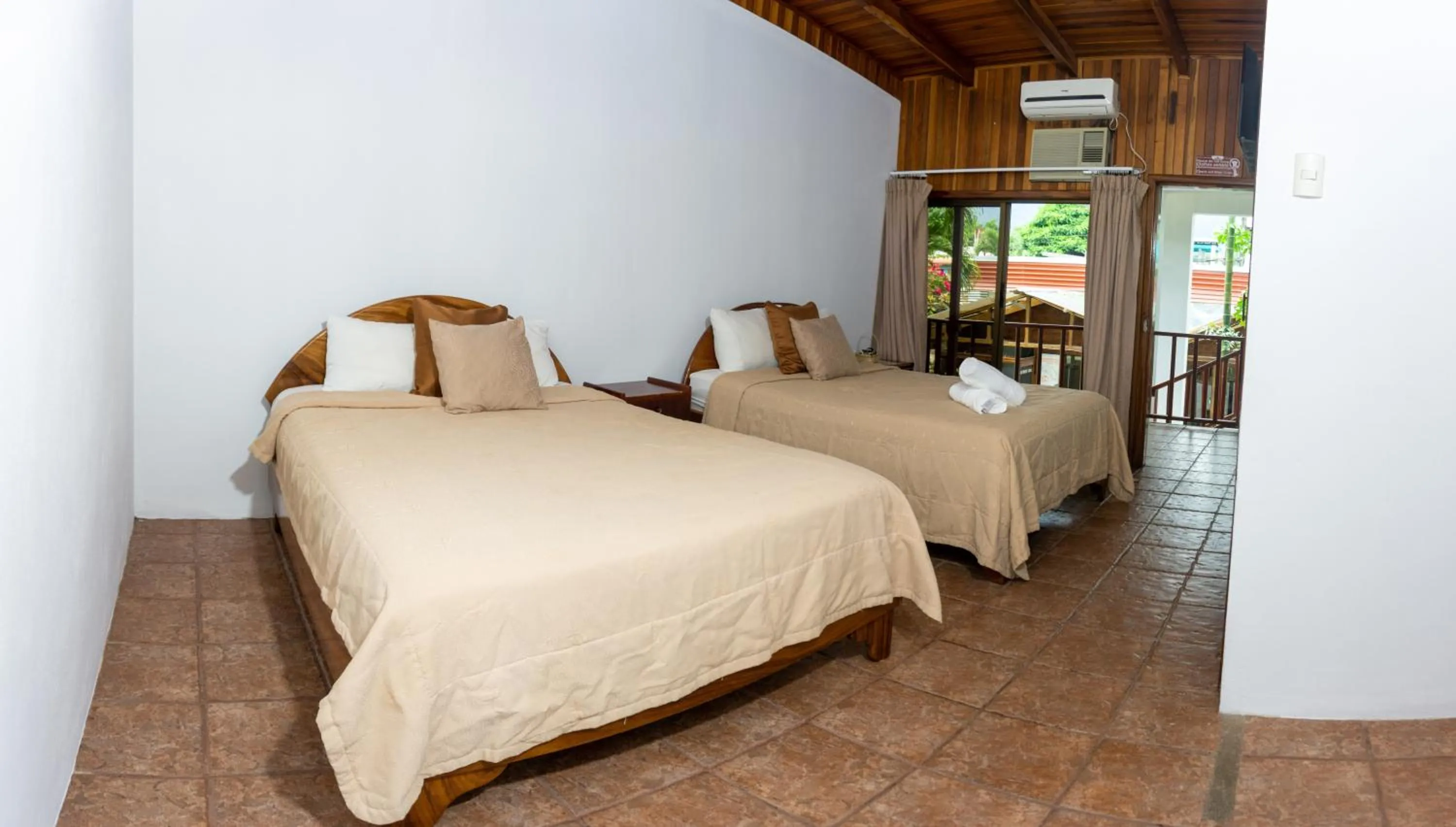 Bed in Poshtel Arenal