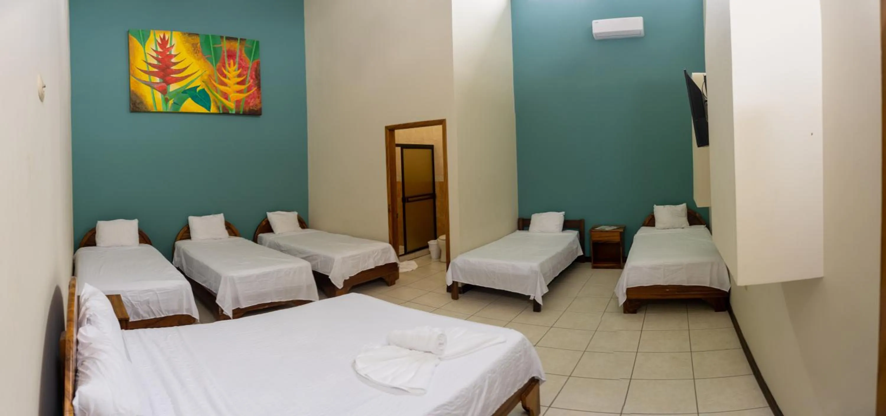 Property building, Bed in Poshtel Arenal