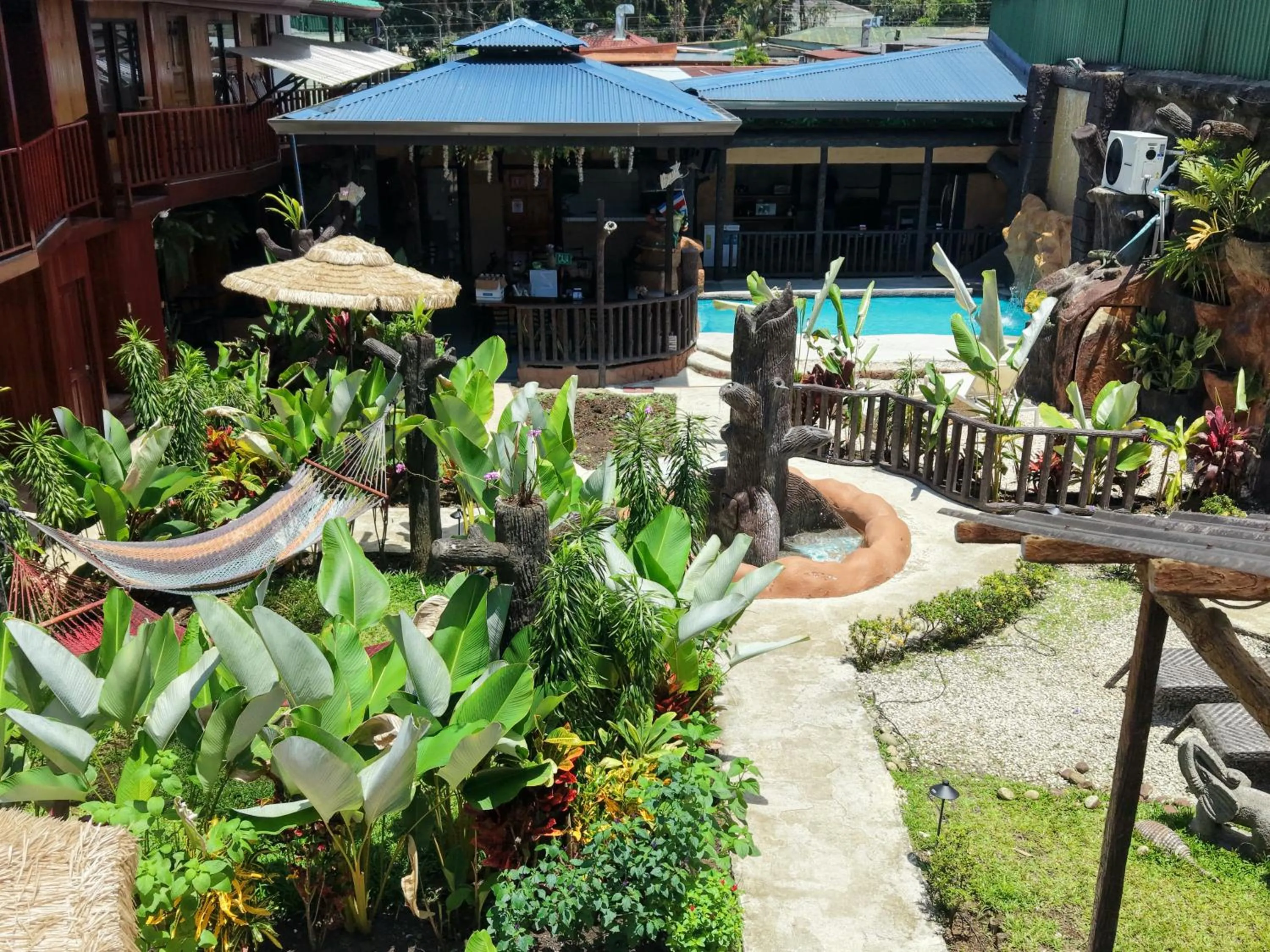 Property building in Poshtel Arenal