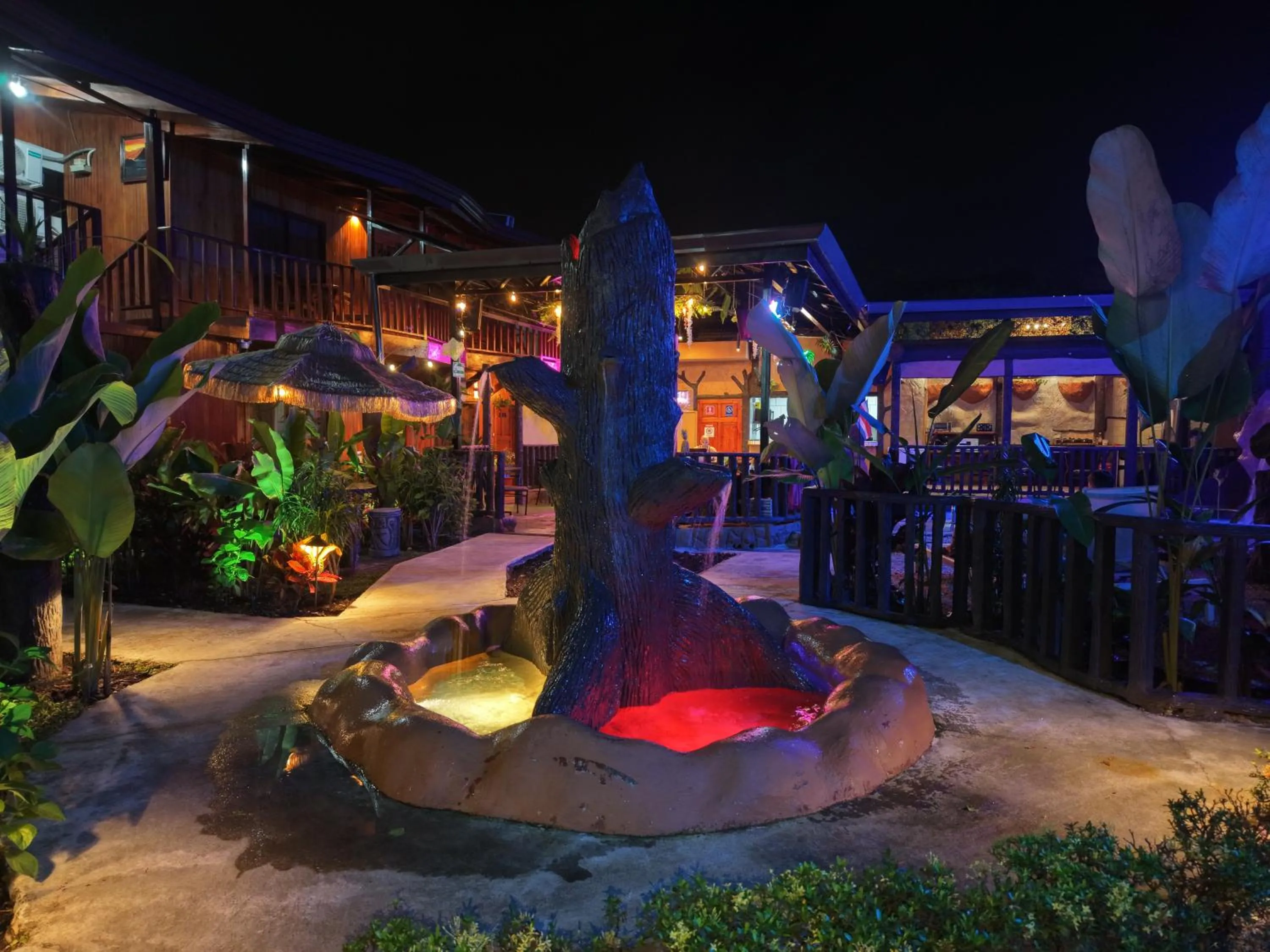 Property building in Poshtel Arenal
