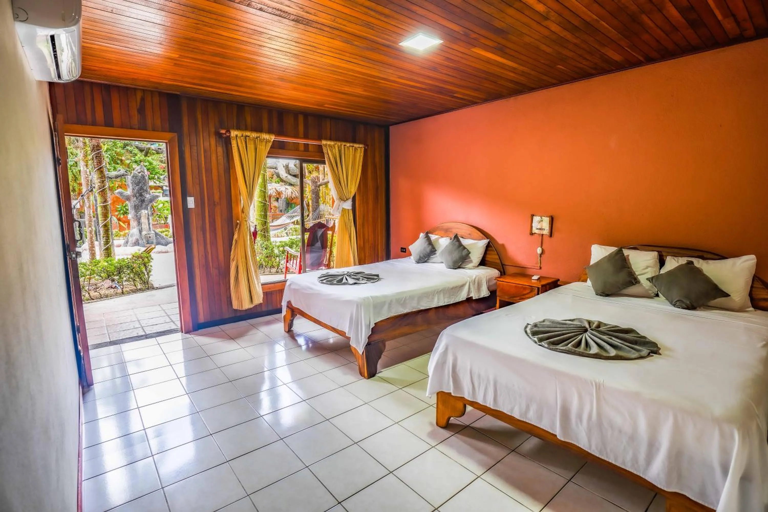 Bed in Poshtel Arenal