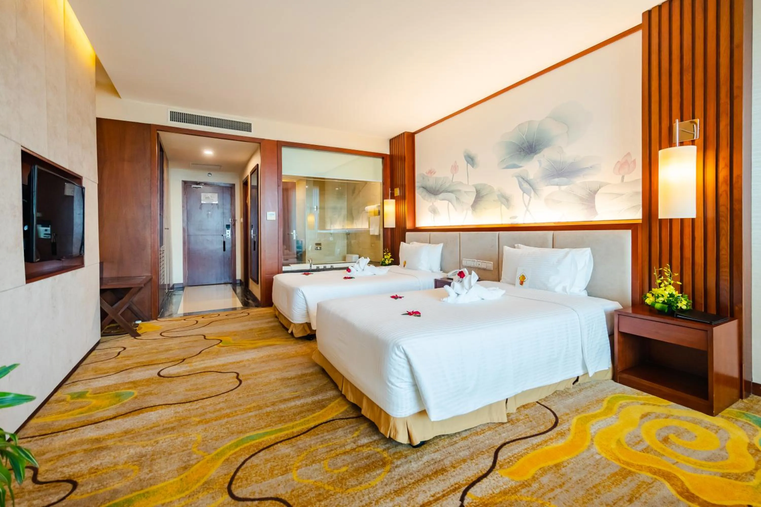Bed in Muong Thanh Luxury Quang Ninh Hotel