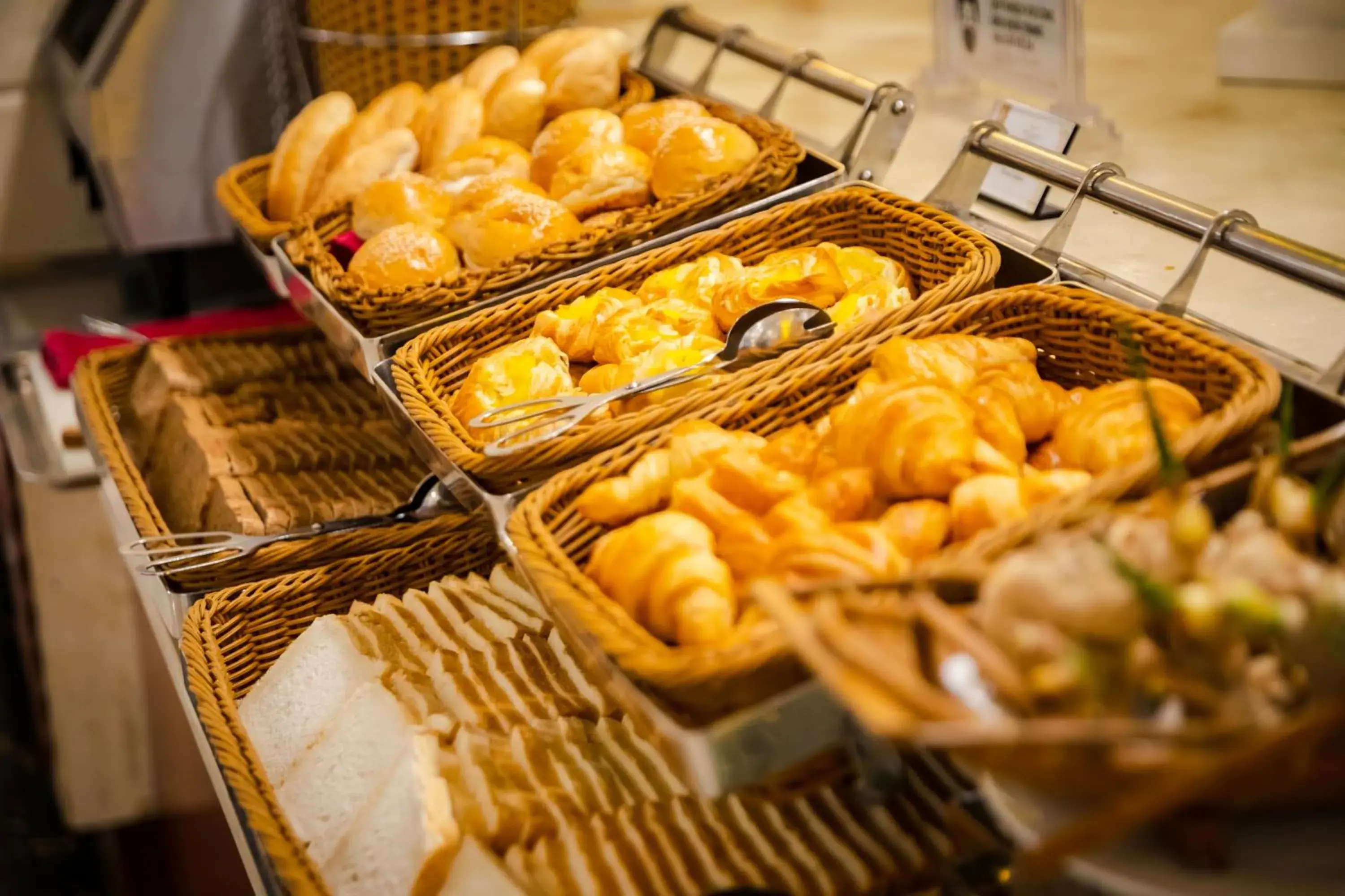 Restaurant/places to eat in Muong Thanh Luxury Quang Ninh Hotel Restaurant/places to eat in Muong Thanh Luxury Quang Ninh Hotel