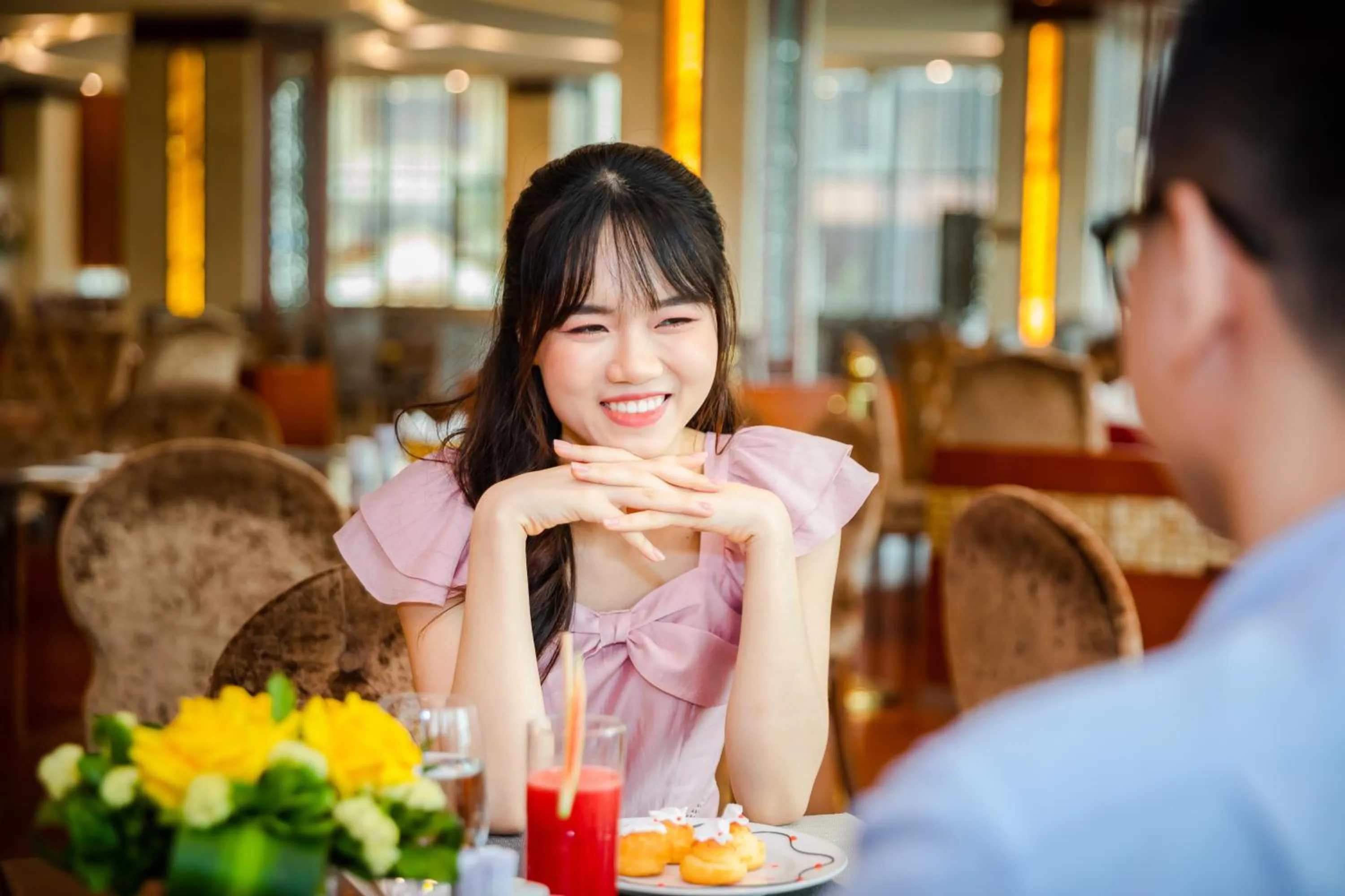 People in Muong Thanh Luxury Quang Ninh Hotel