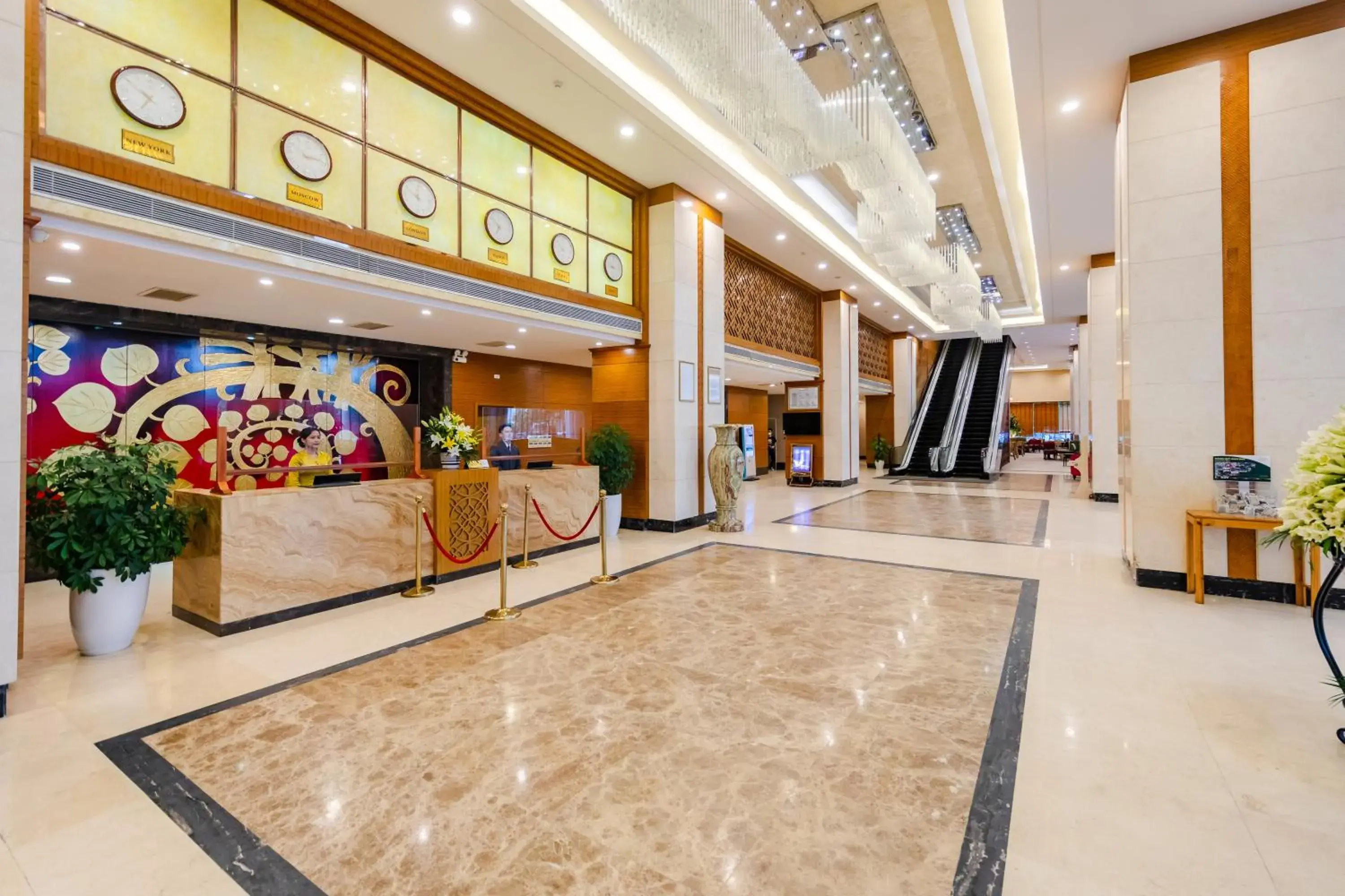 Lobby or reception in Muong Thanh Luxury Quang Ninh Hotel Lobby or reception in Muong Thanh Luxury Quang Ninh Hotel