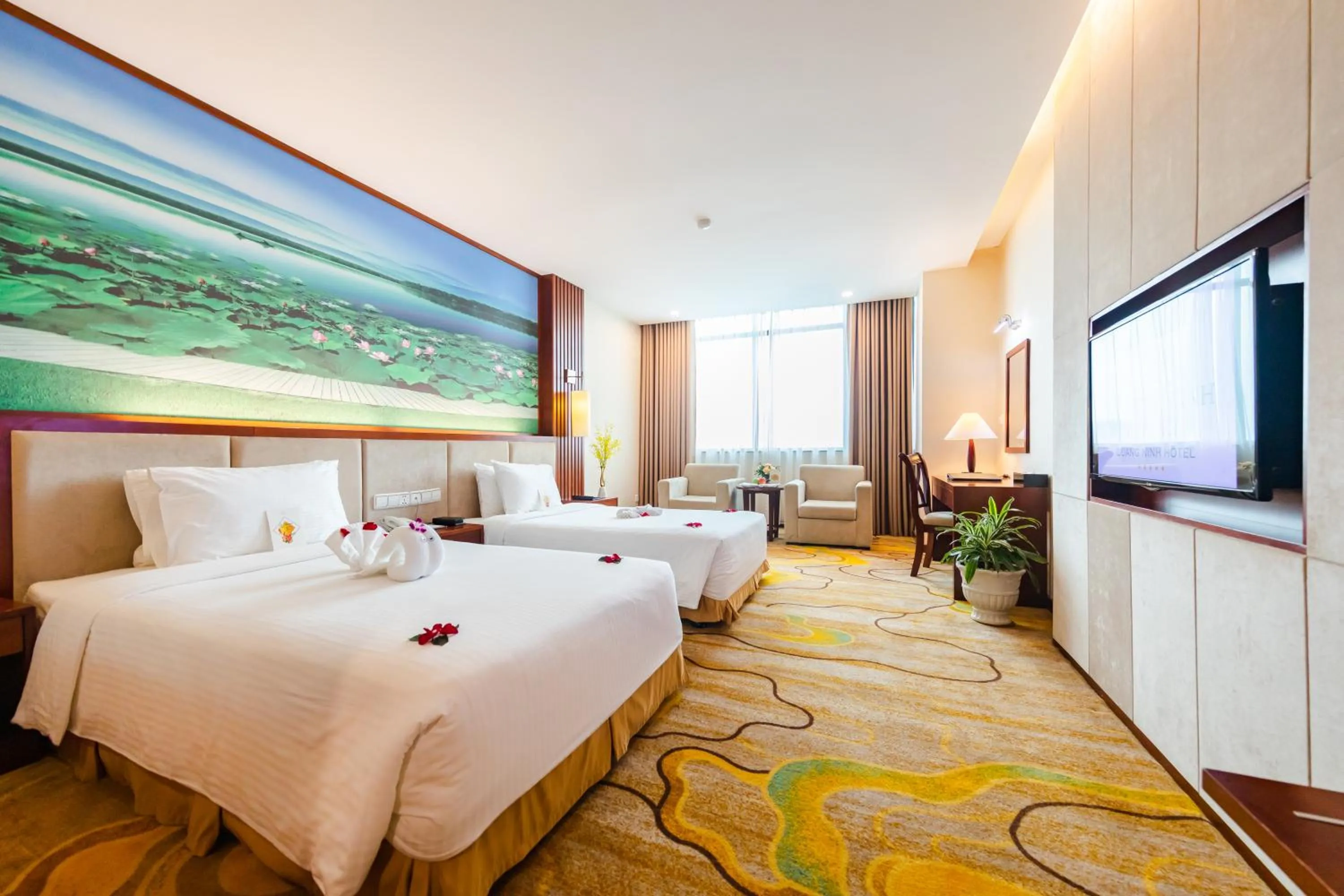 Photo of the whole room, Bed in Muong Thanh Luxury Quang Ninh Hotel