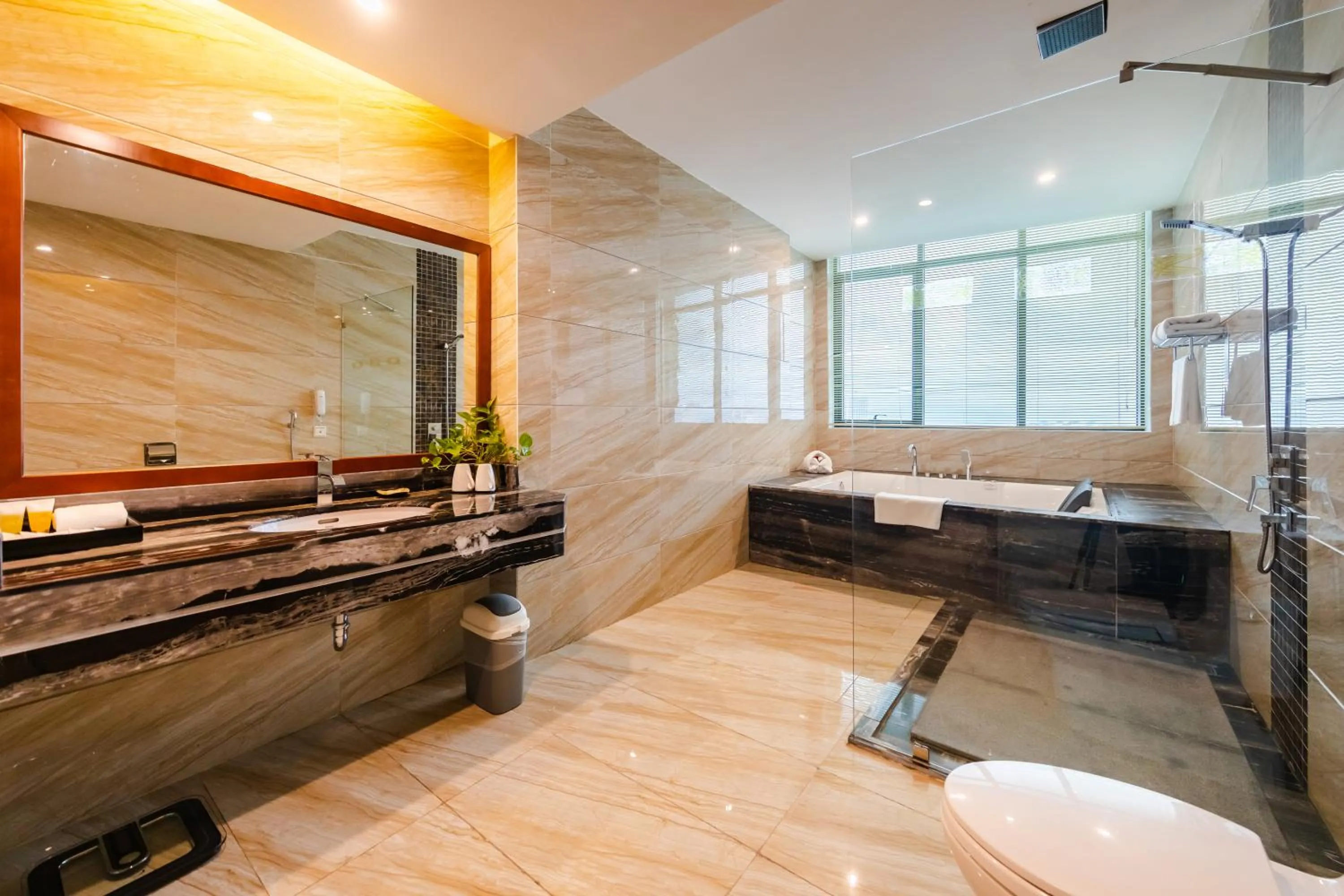 Bathroom in Muong Thanh Luxury Quang Ninh Hotel