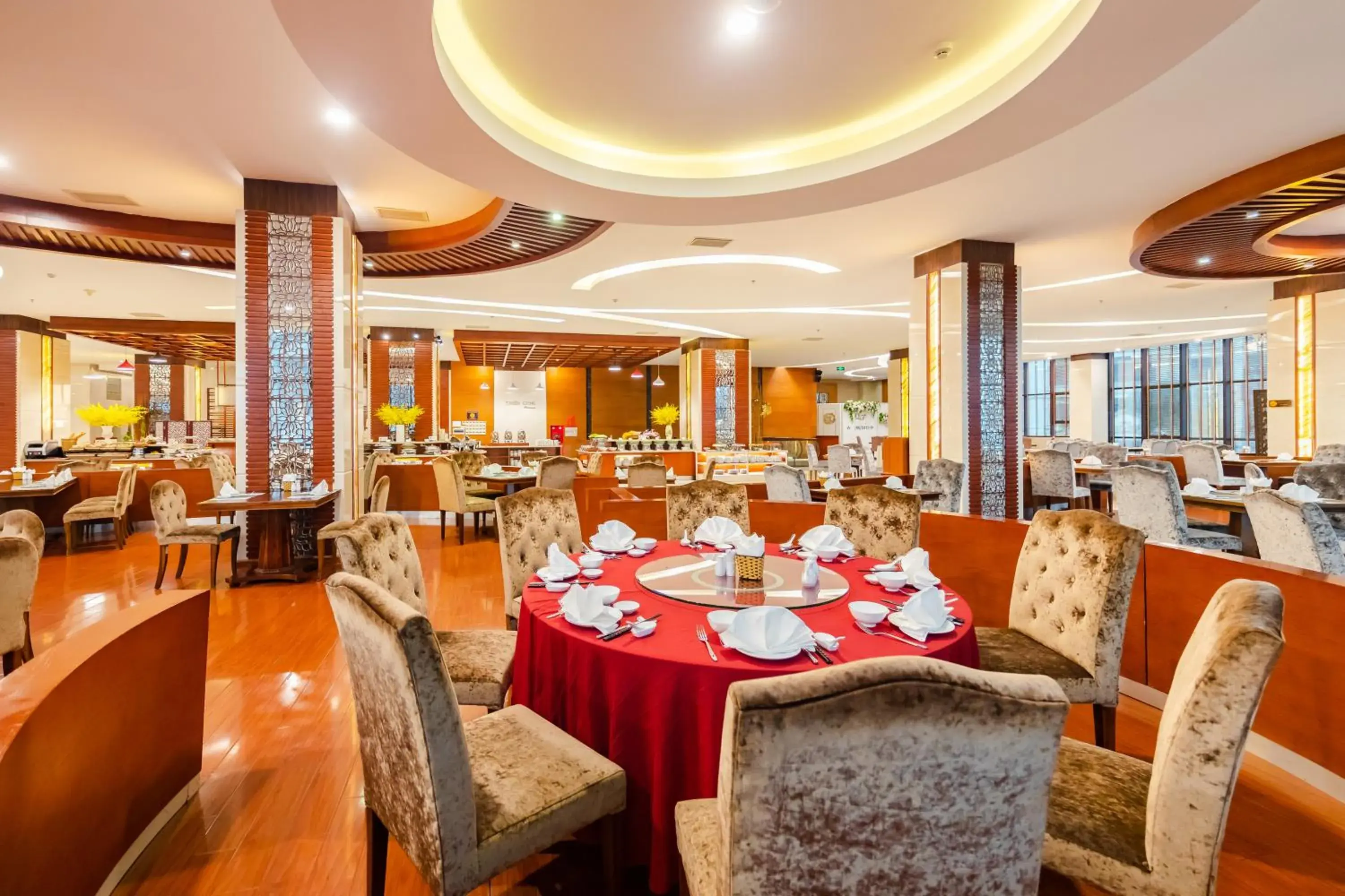 Restaurant/places to eat in Muong Thanh Luxury Quang Ninh Hotel Restaurant/places to eat in Muong Thanh Luxury Quang Ninh Hotel