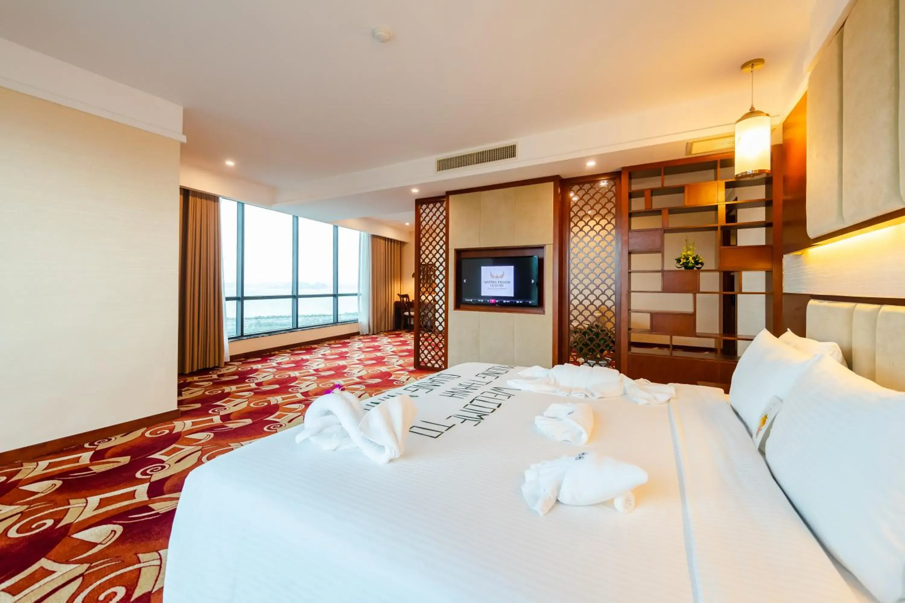 Bed in Muong Thanh Luxury Quang Ninh Hotel Bed in Muong Thanh Luxury Quang Ninh Hotel