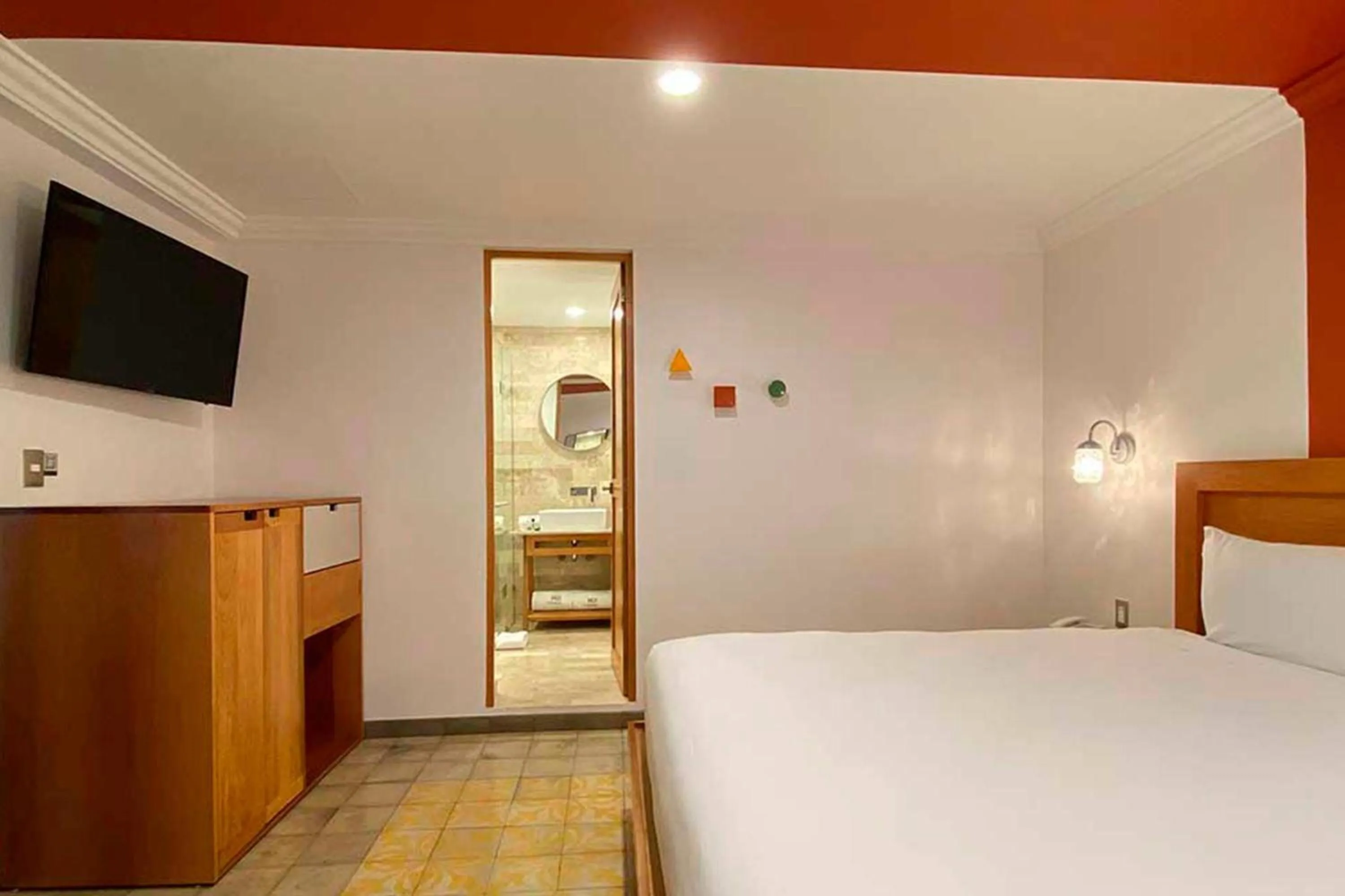 Photo of the whole room, Bed in Hotel MX condesa CDMX, Trademark Collection by Wyndham