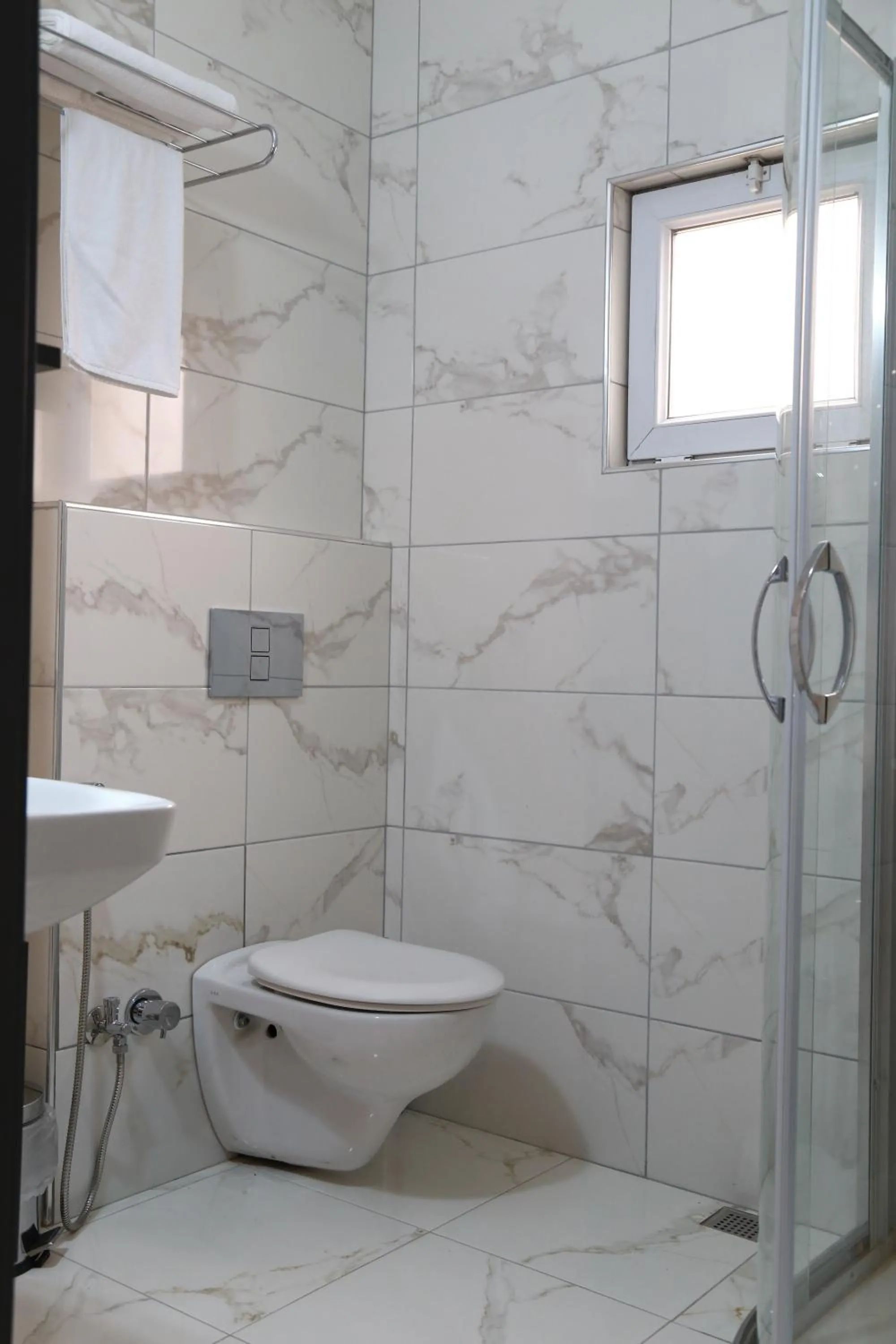 Bathroom in Azra Residence Otel