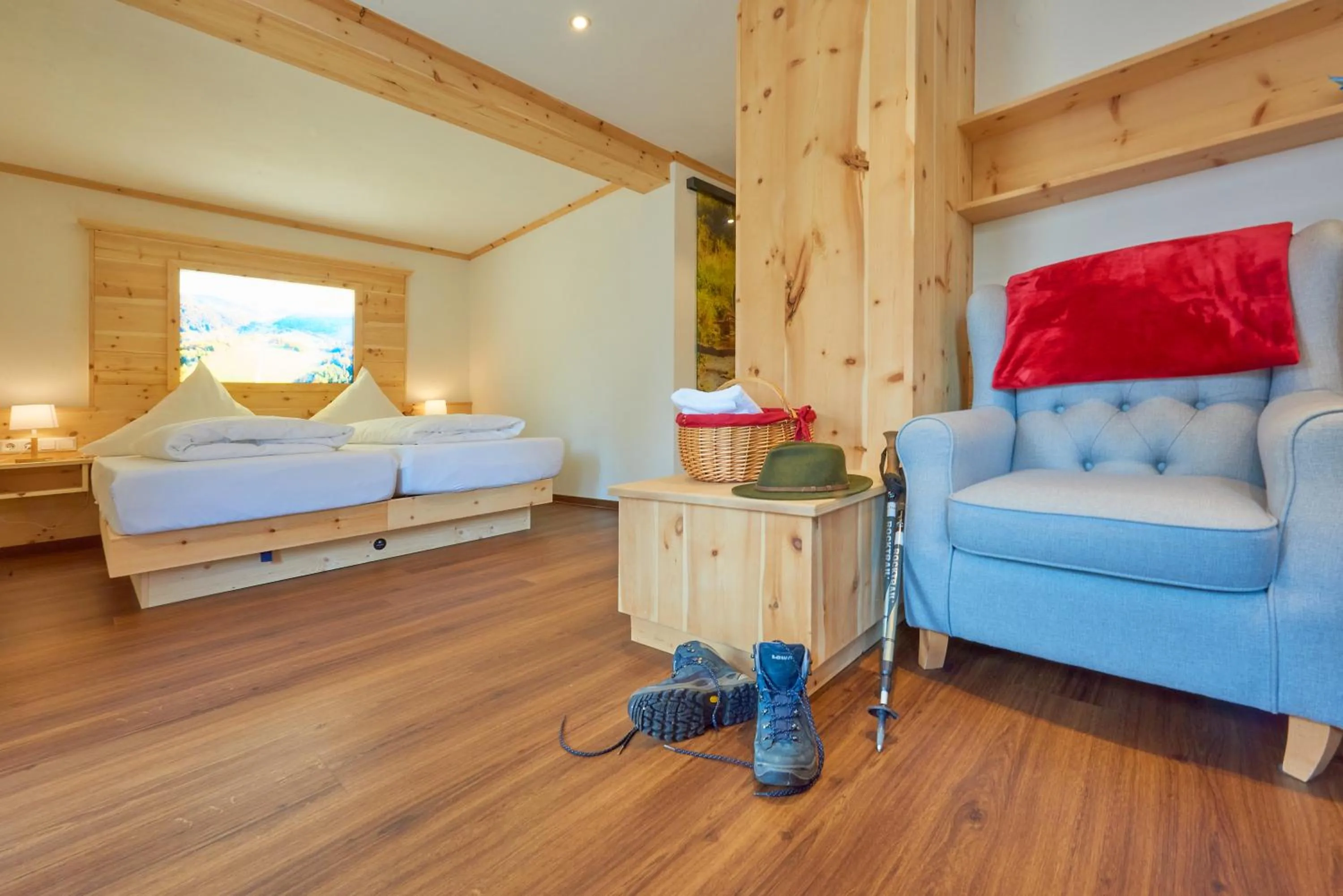 Photo of the whole room, Bed in Hotel Schwarzwald-Resort Rößle