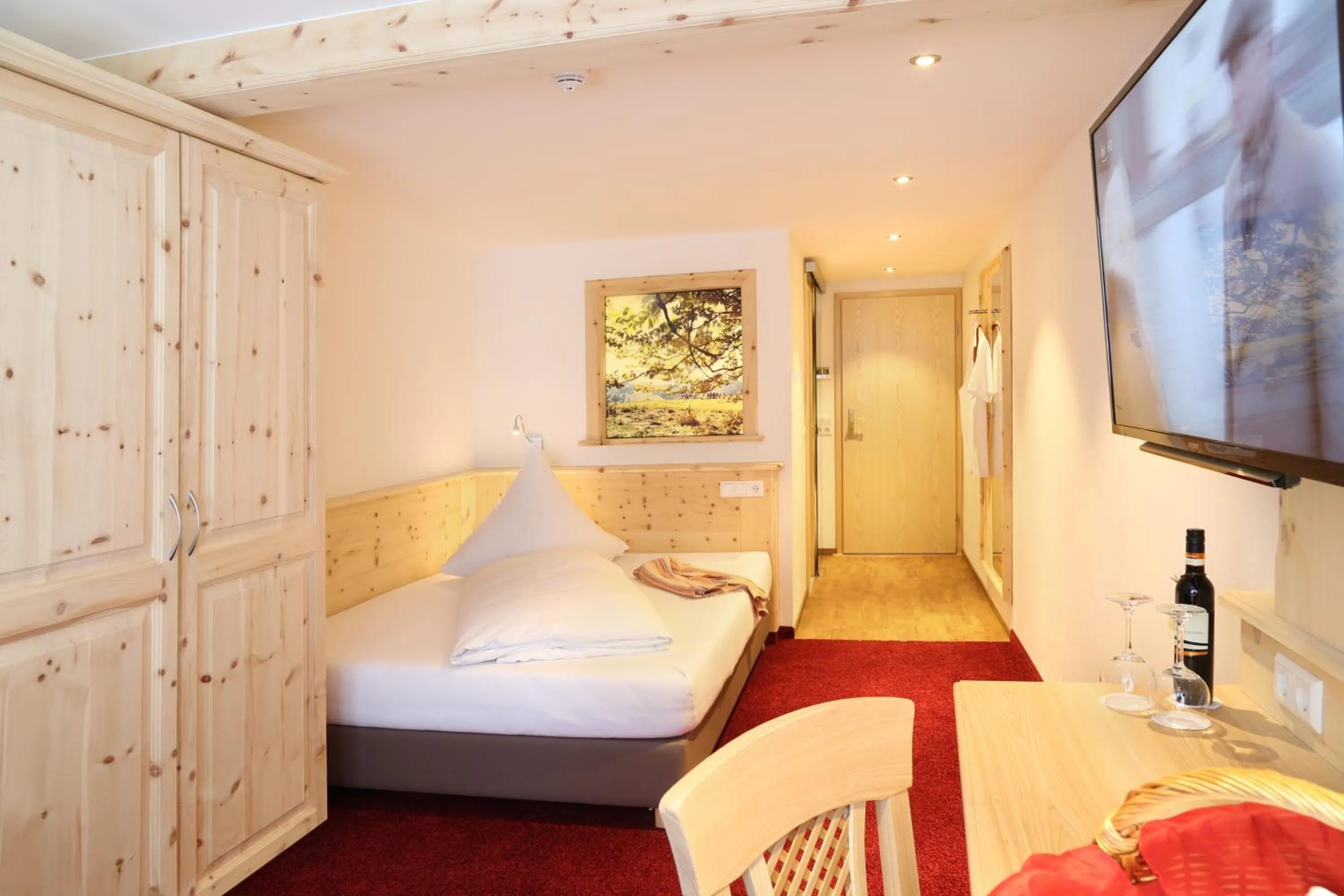 Photo of the whole room, Bed in Hotel Schwarzwald-Resort Rößle