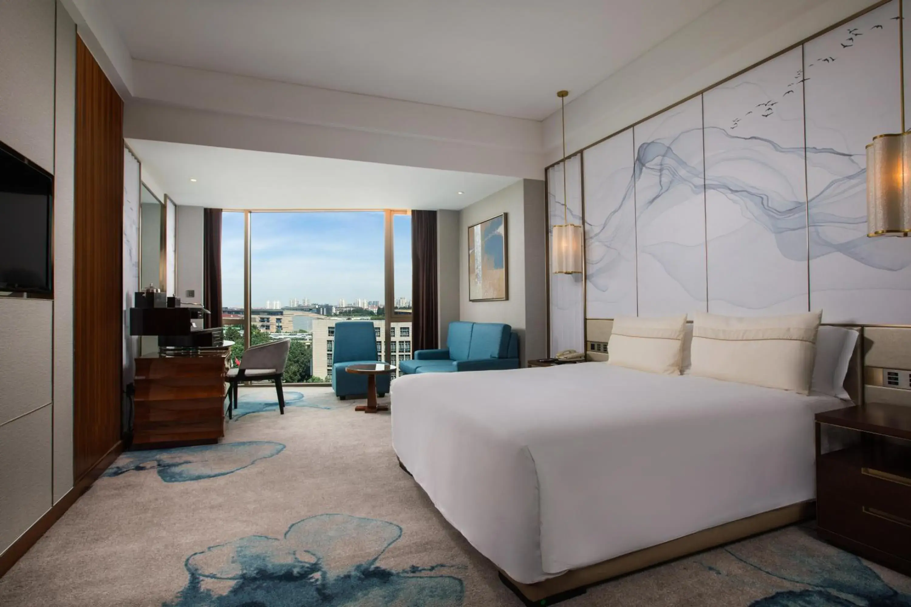 City view, Bed in Grand Millennium Shanghai HongQiao City view, Bed in Grand Millennium Shanghai HongQiao