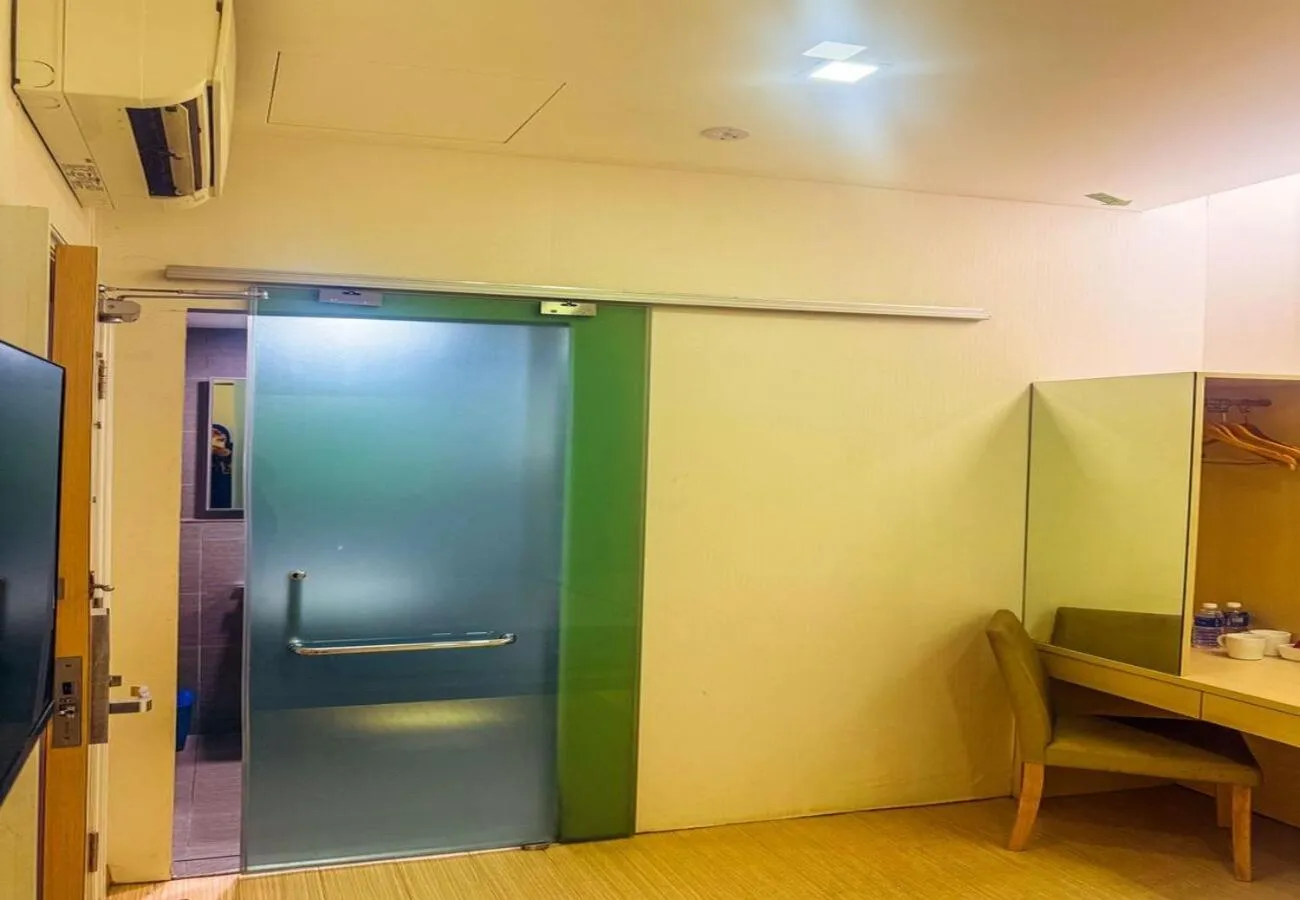 Bathroom in Minimalist Hotel