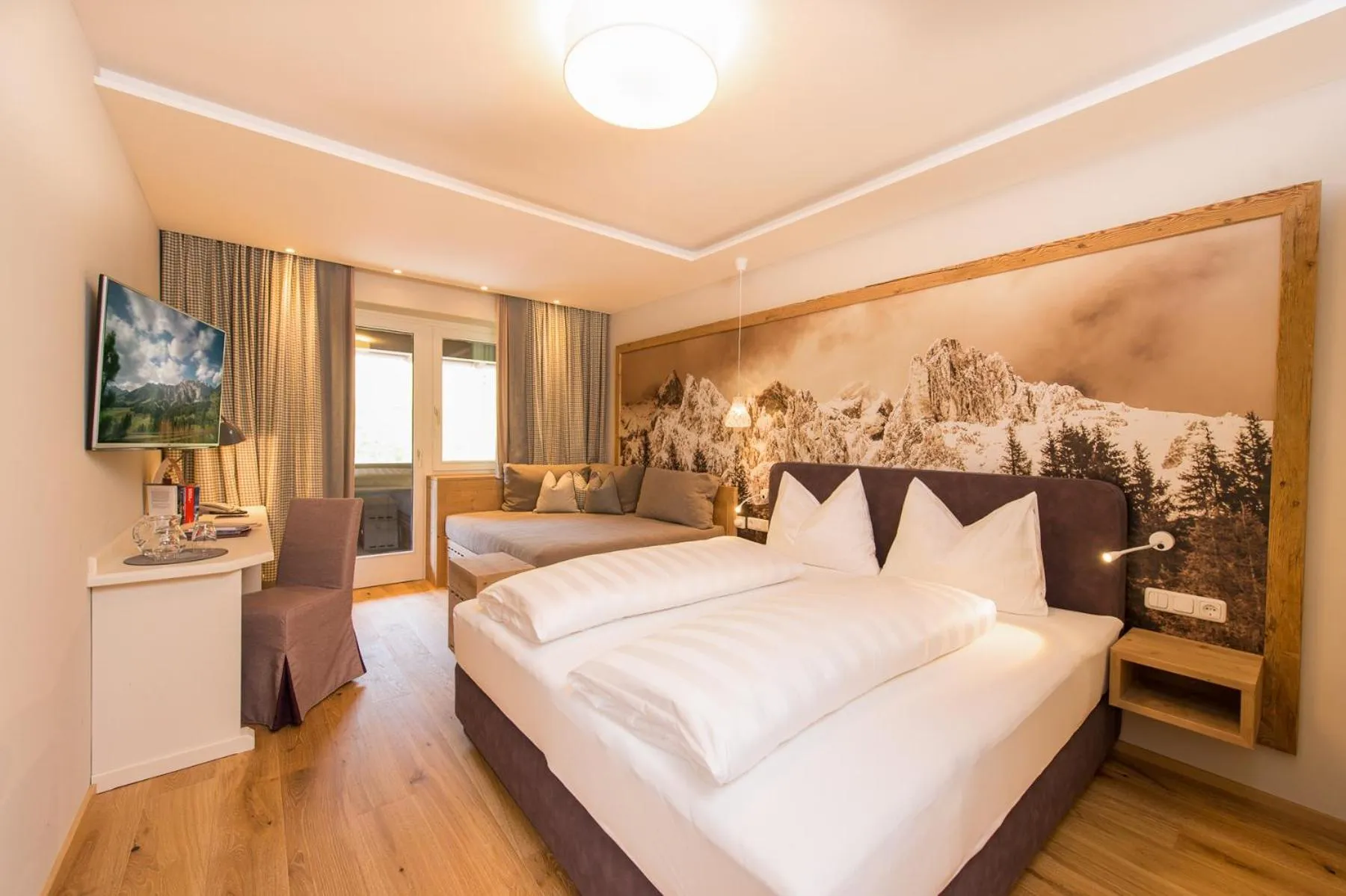 Photo of the whole room, Bed in Übergossene Alm Resort