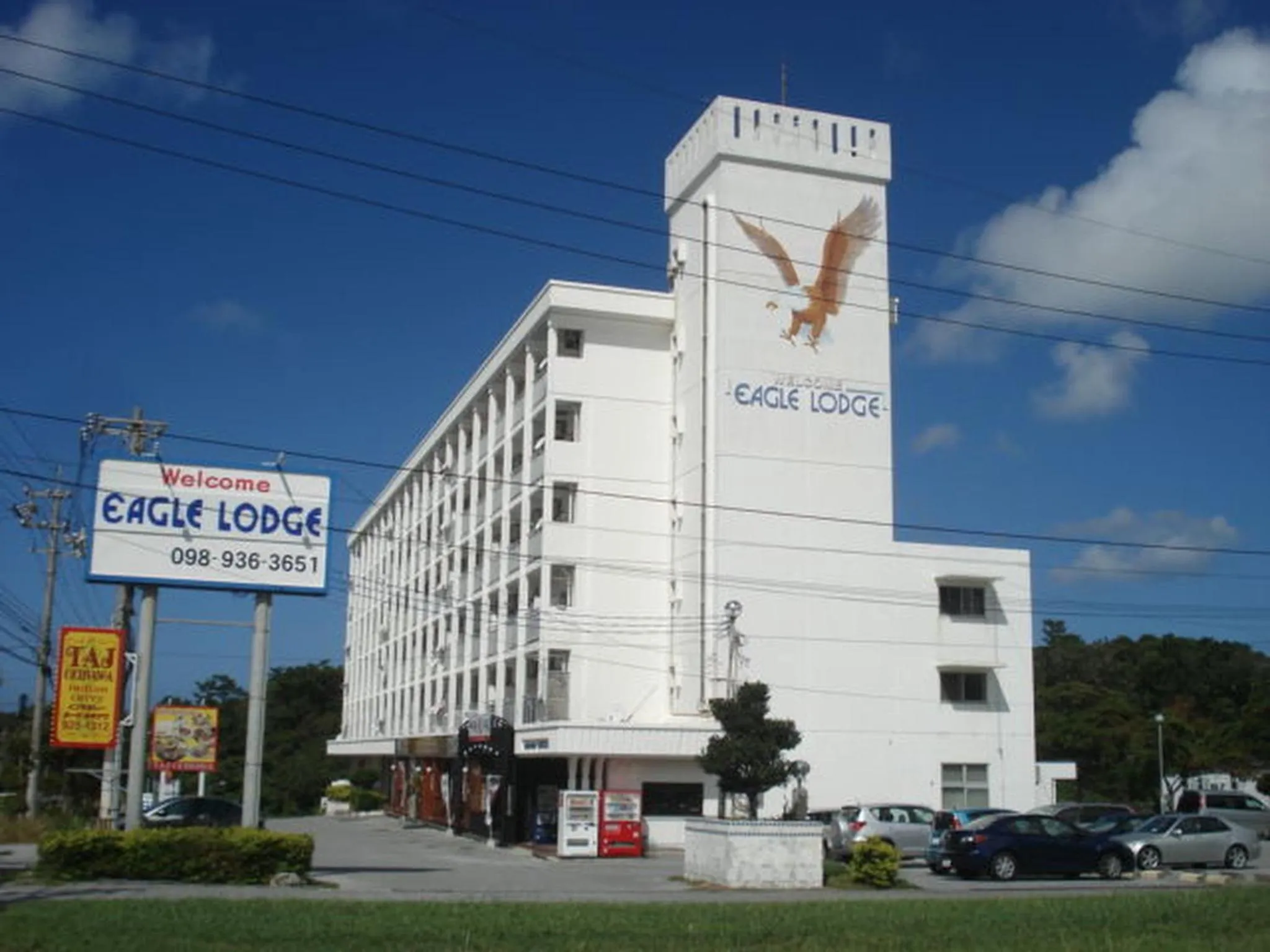 Facade/entrance in Eagle Lodge