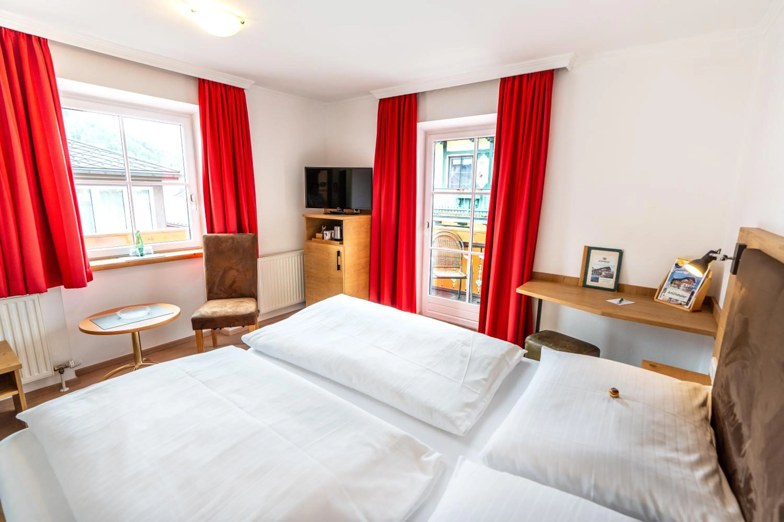 Photo of the whole room, Bed in Hotel-Garni Schernthaner