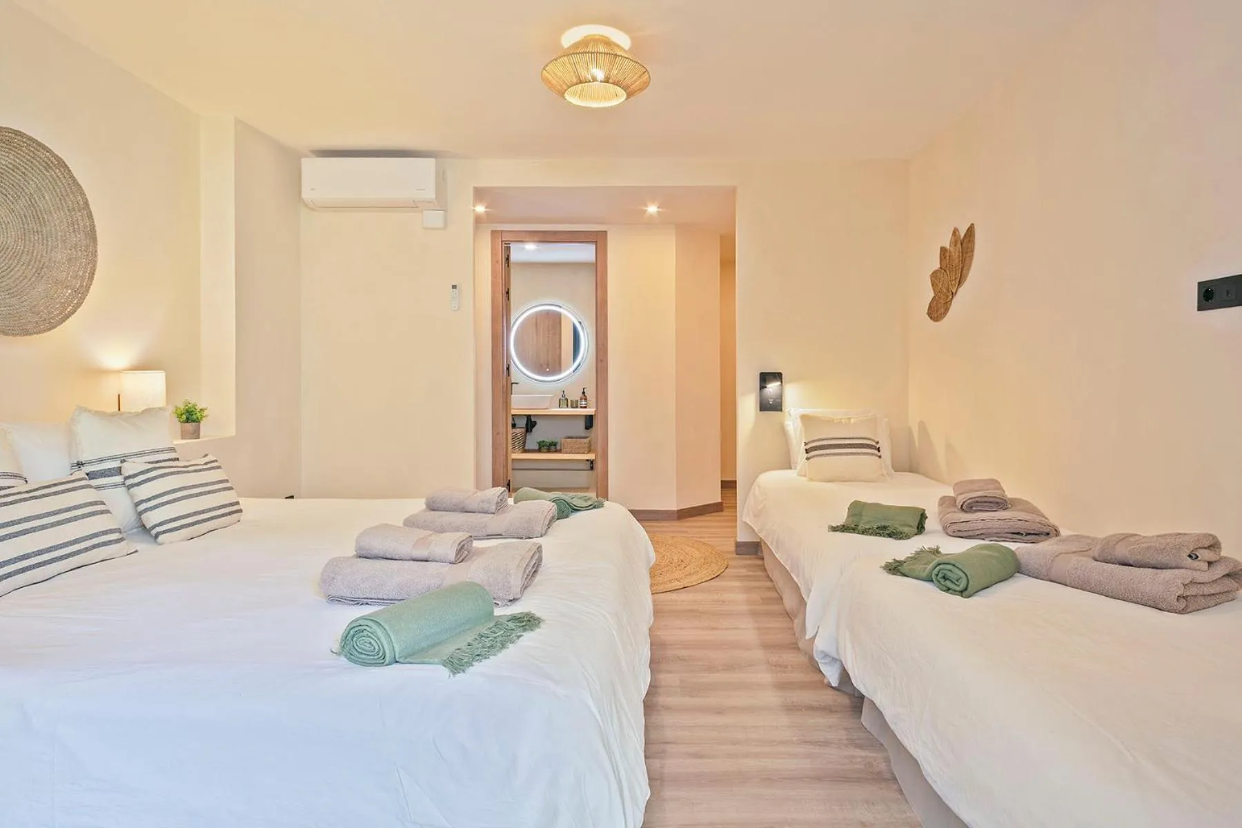 Bed in Olivia Barcelona