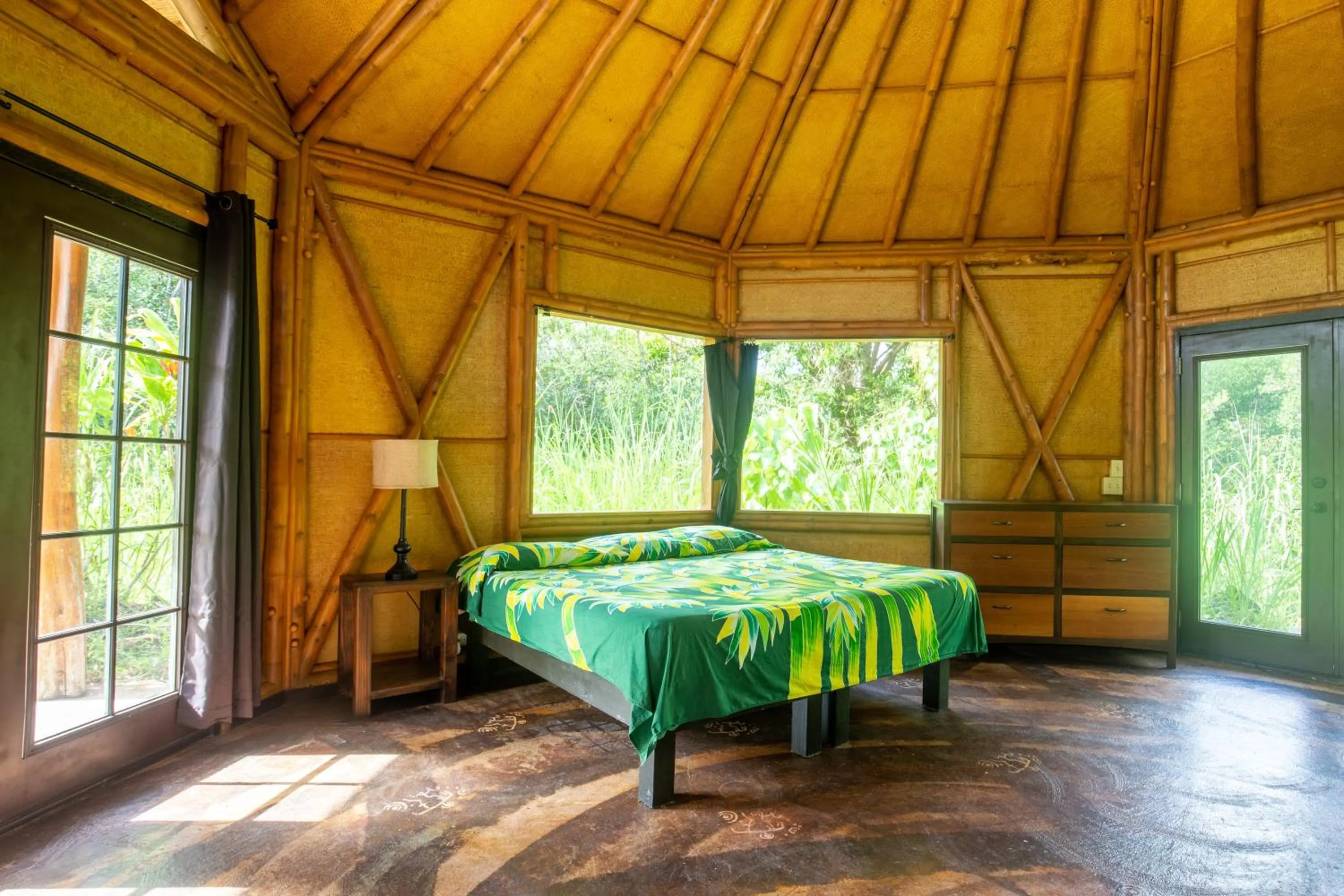 Bedroom, Bed in Kalani Oceanside Retreat