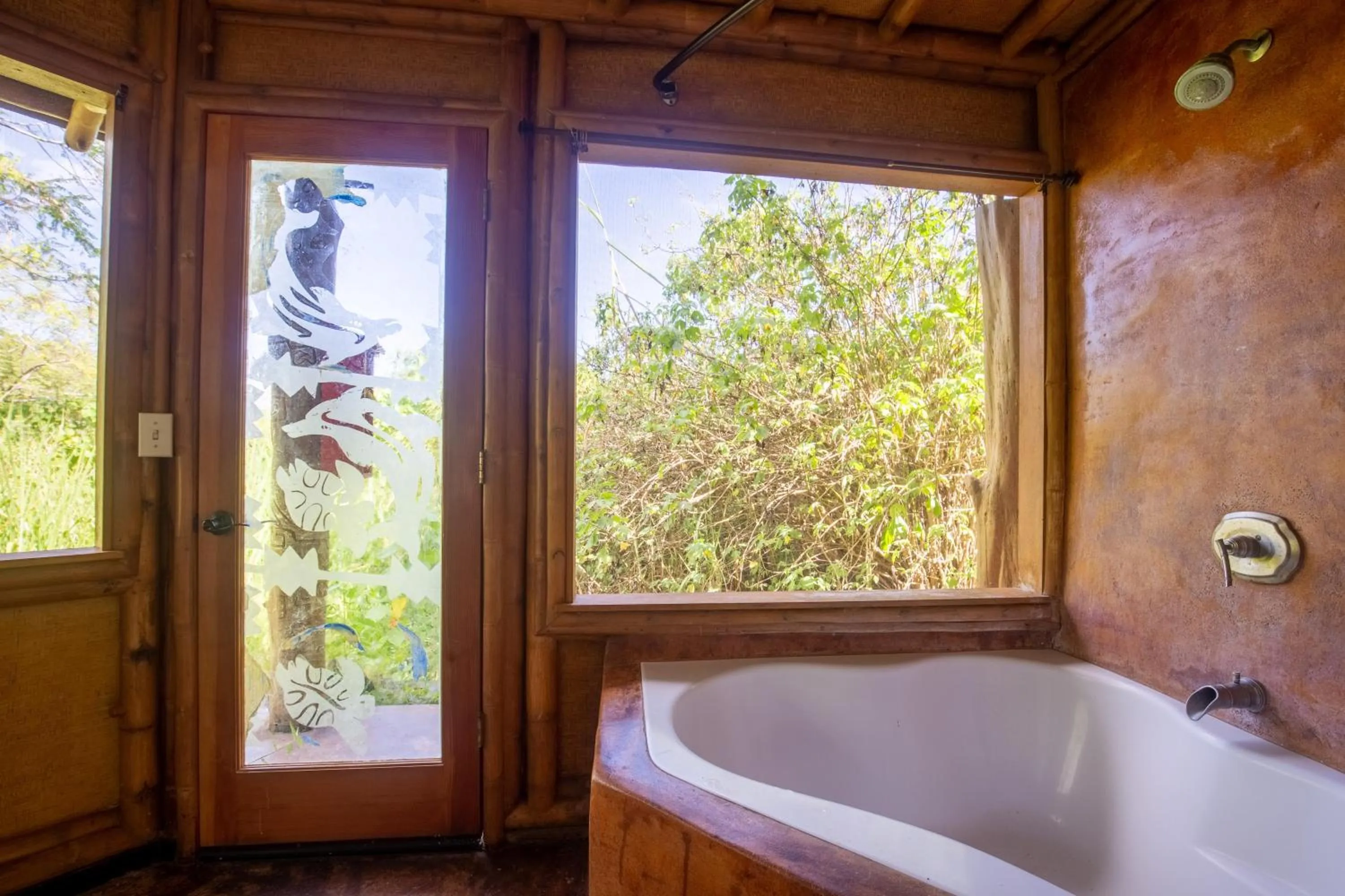 Bathroom in Kalani Oceanside Retreat