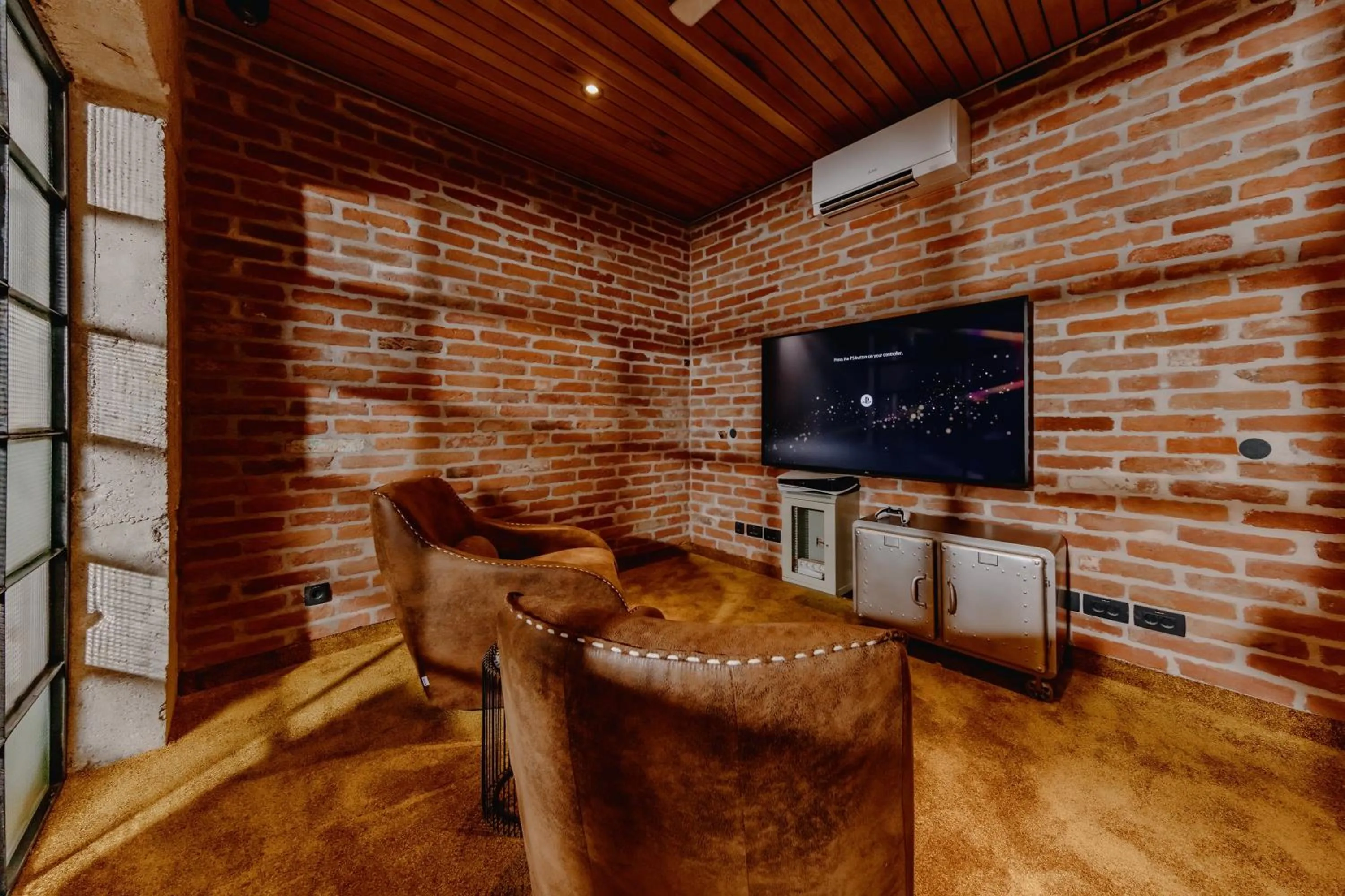 Game Room in ONE66 Hotel