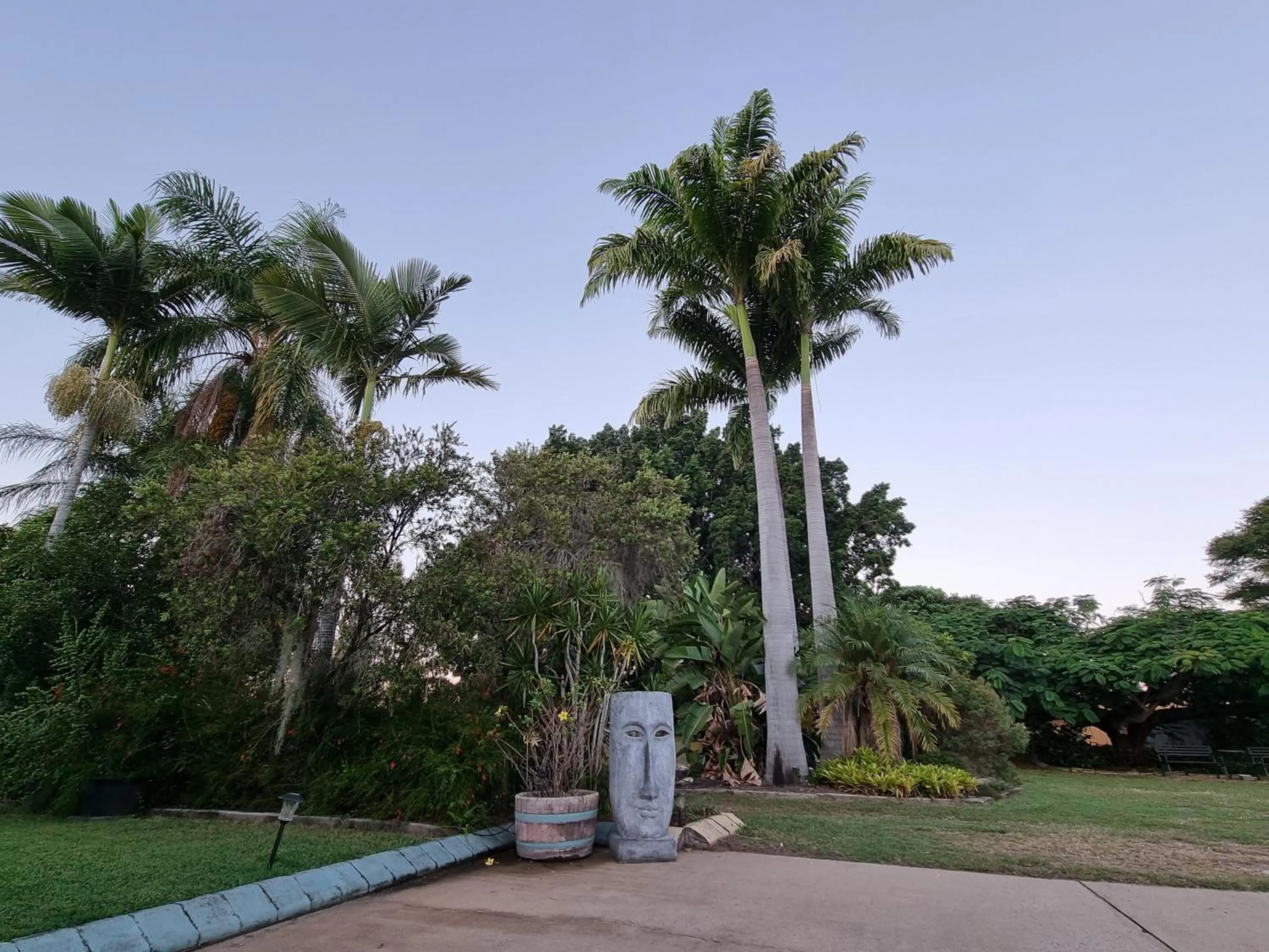 Garden in Benaraby Hilltop MotorInn