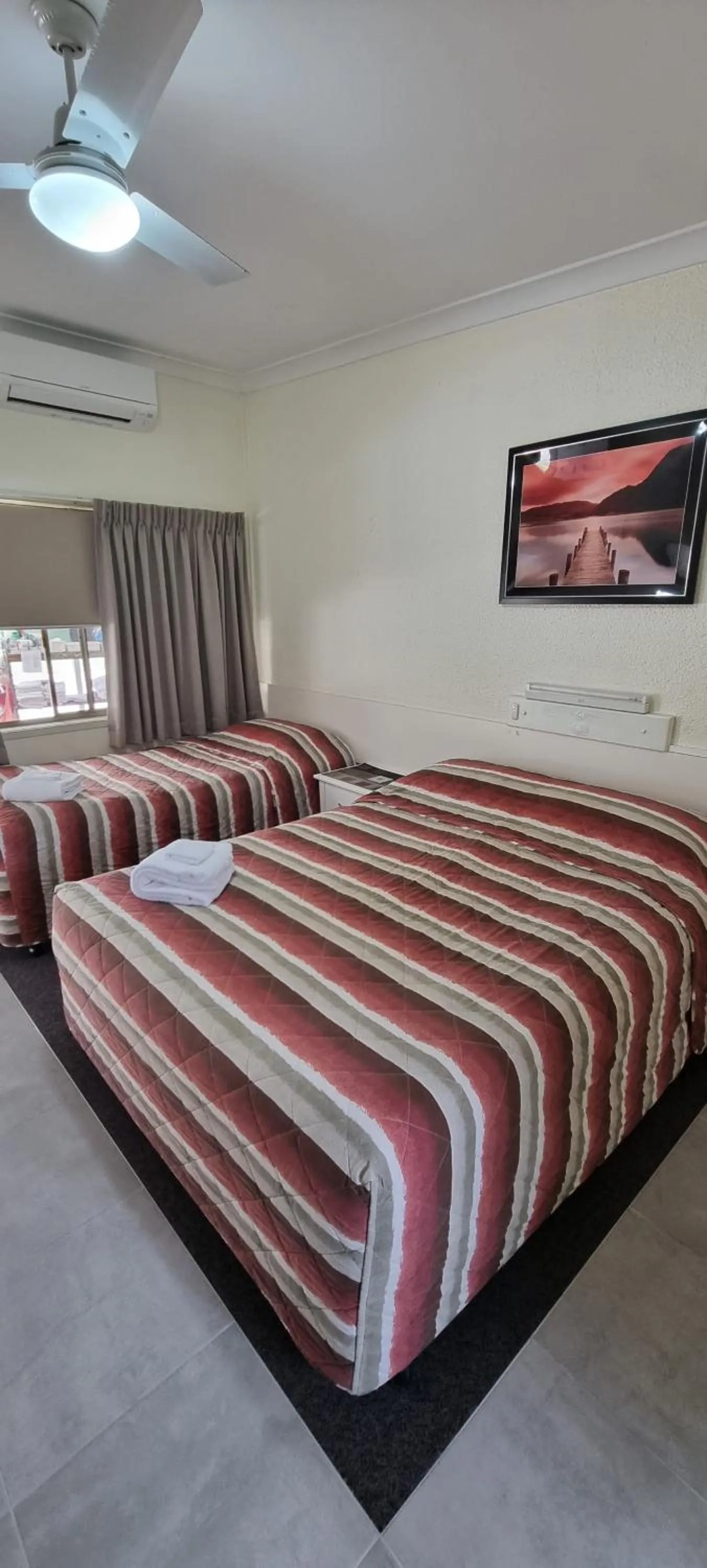 Bed in Benaraby Hilltop MotorInn