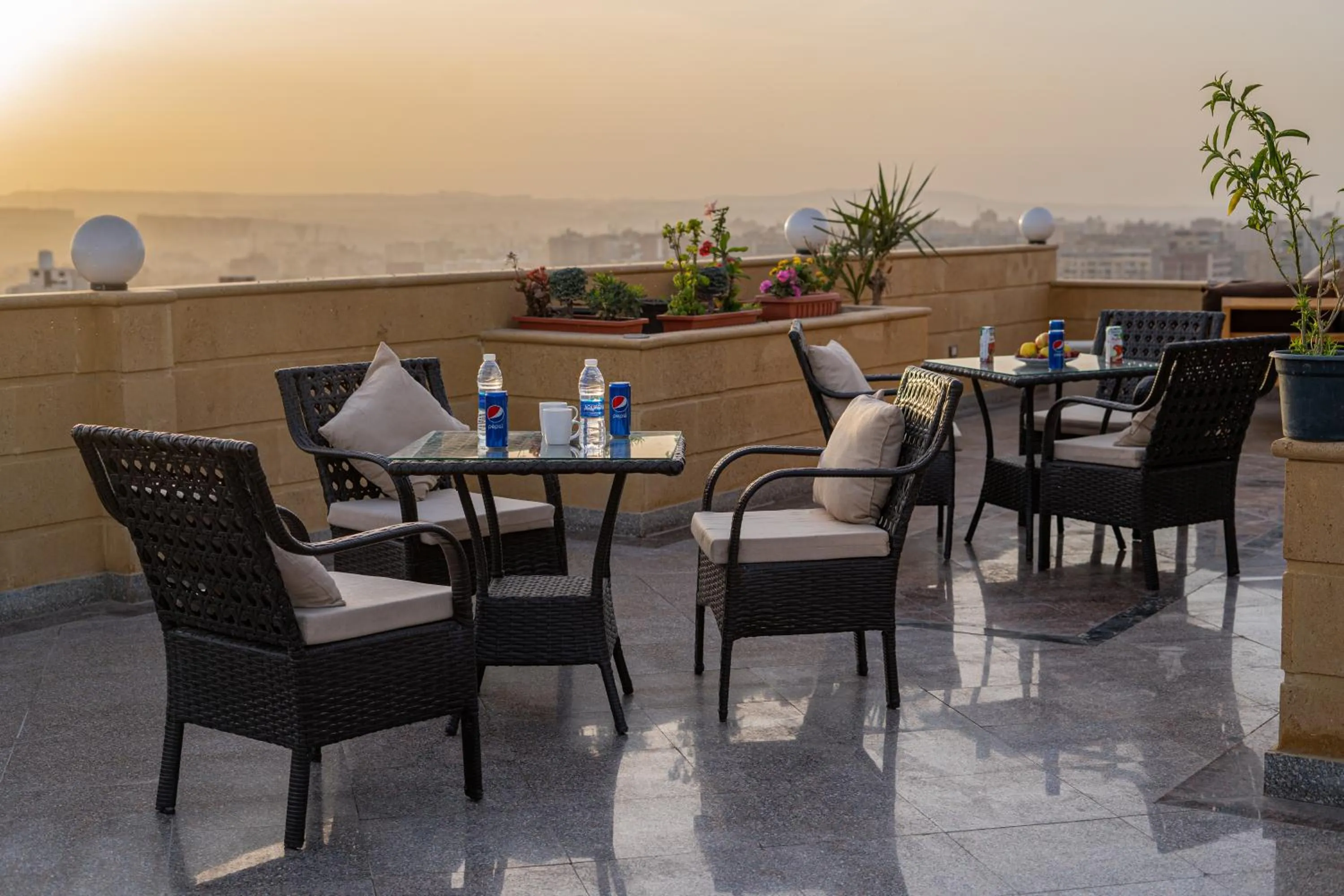 Restaurant/places to eat in Gardenia Inn Hotel