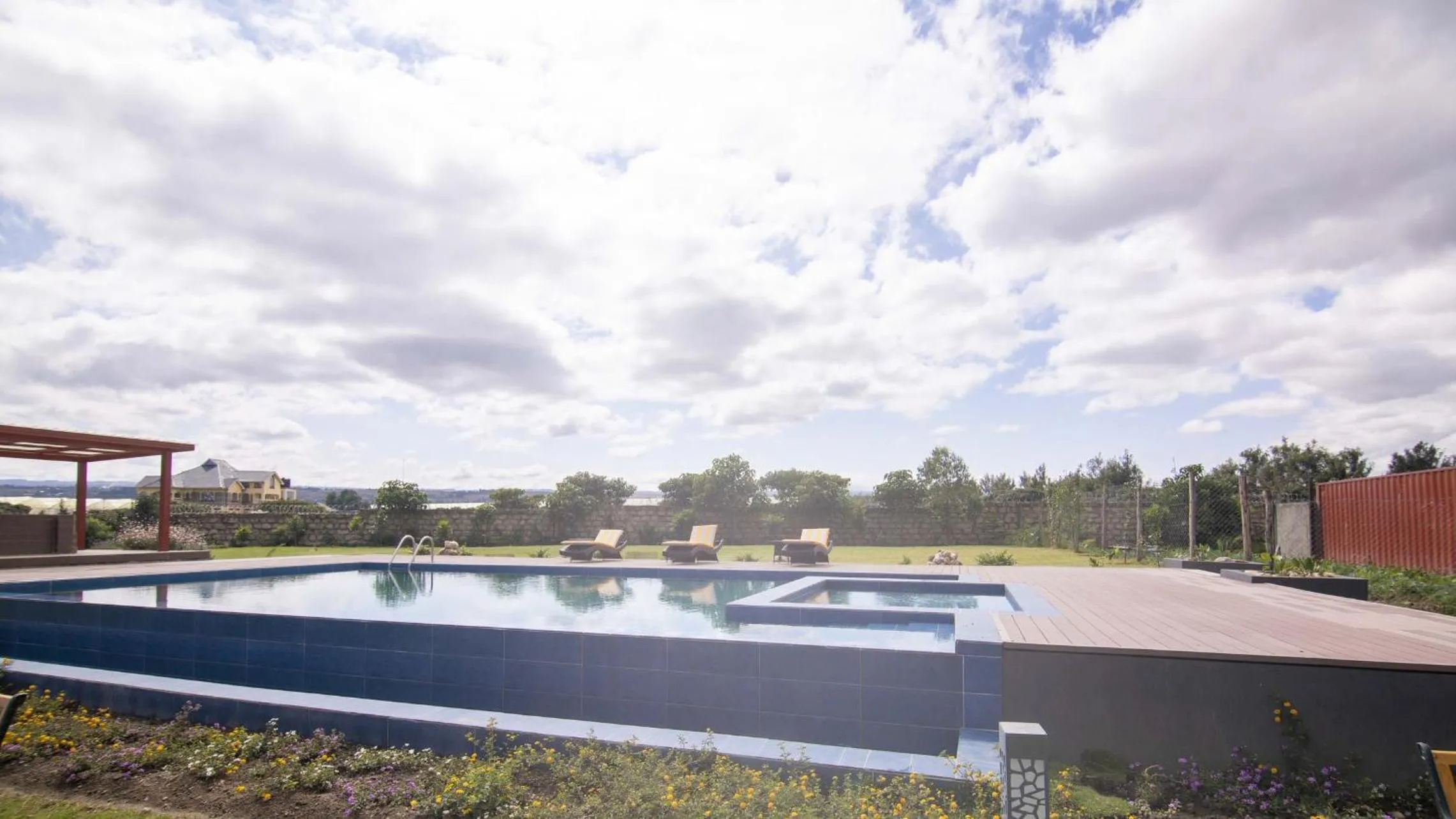 Swimming pool in Eseriani The Resort