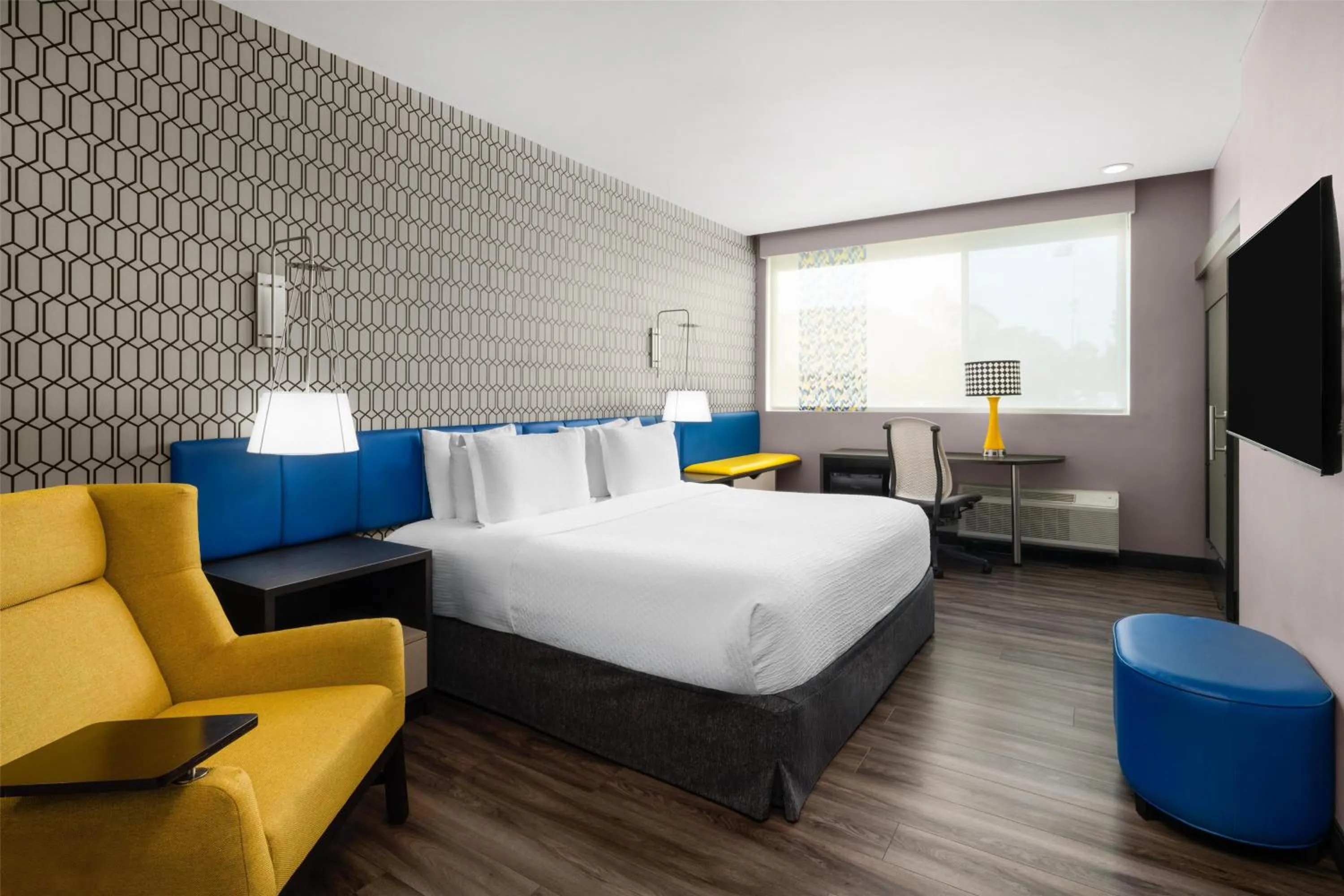 Bedroom, Bed in GLō Best Western Enid OK Downtown - Convention Center Hotel