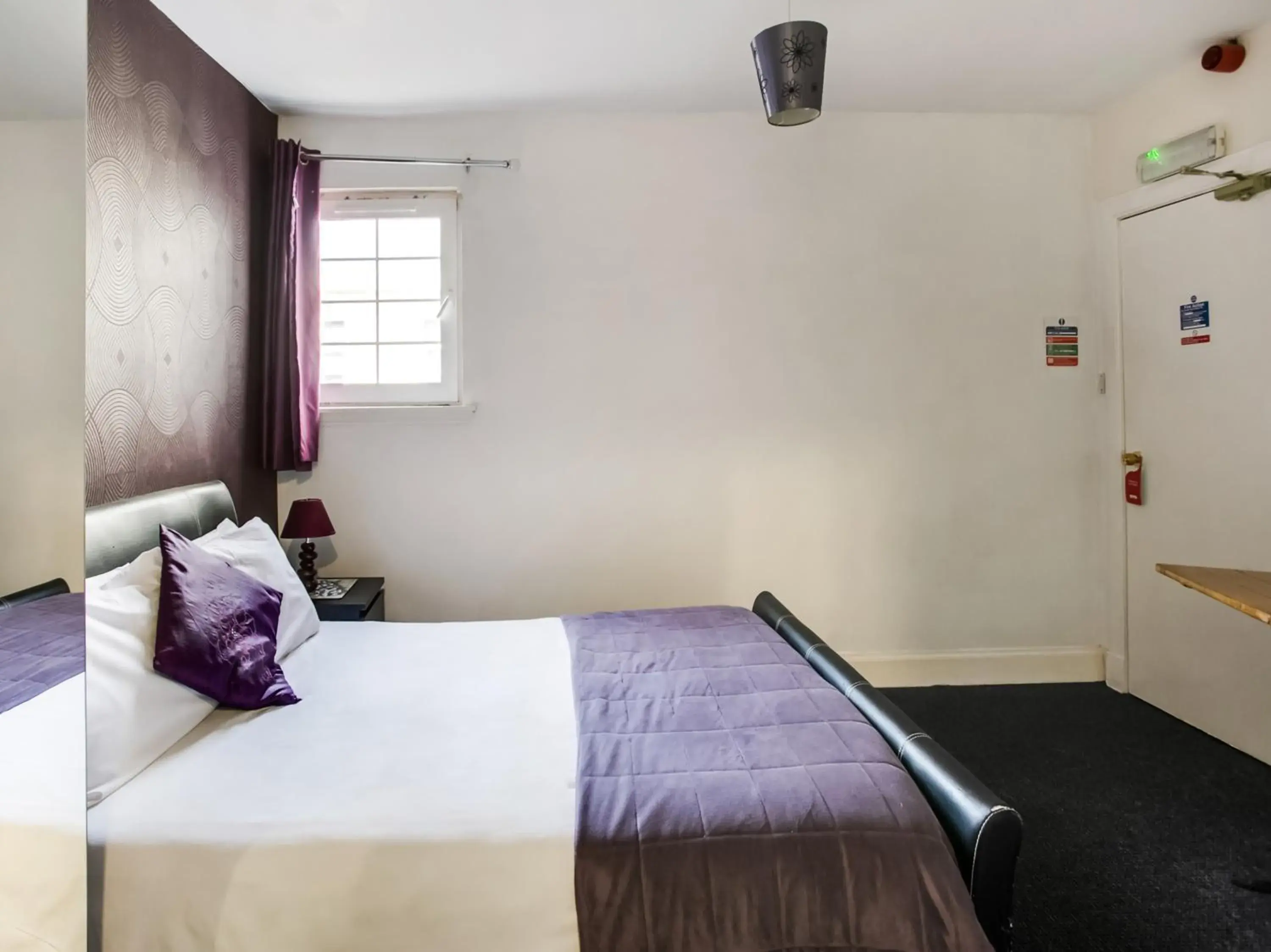 Bedroom, Bed in OYO Gin House Hotel Bedroom, Bed in OYO Gin House Hotel