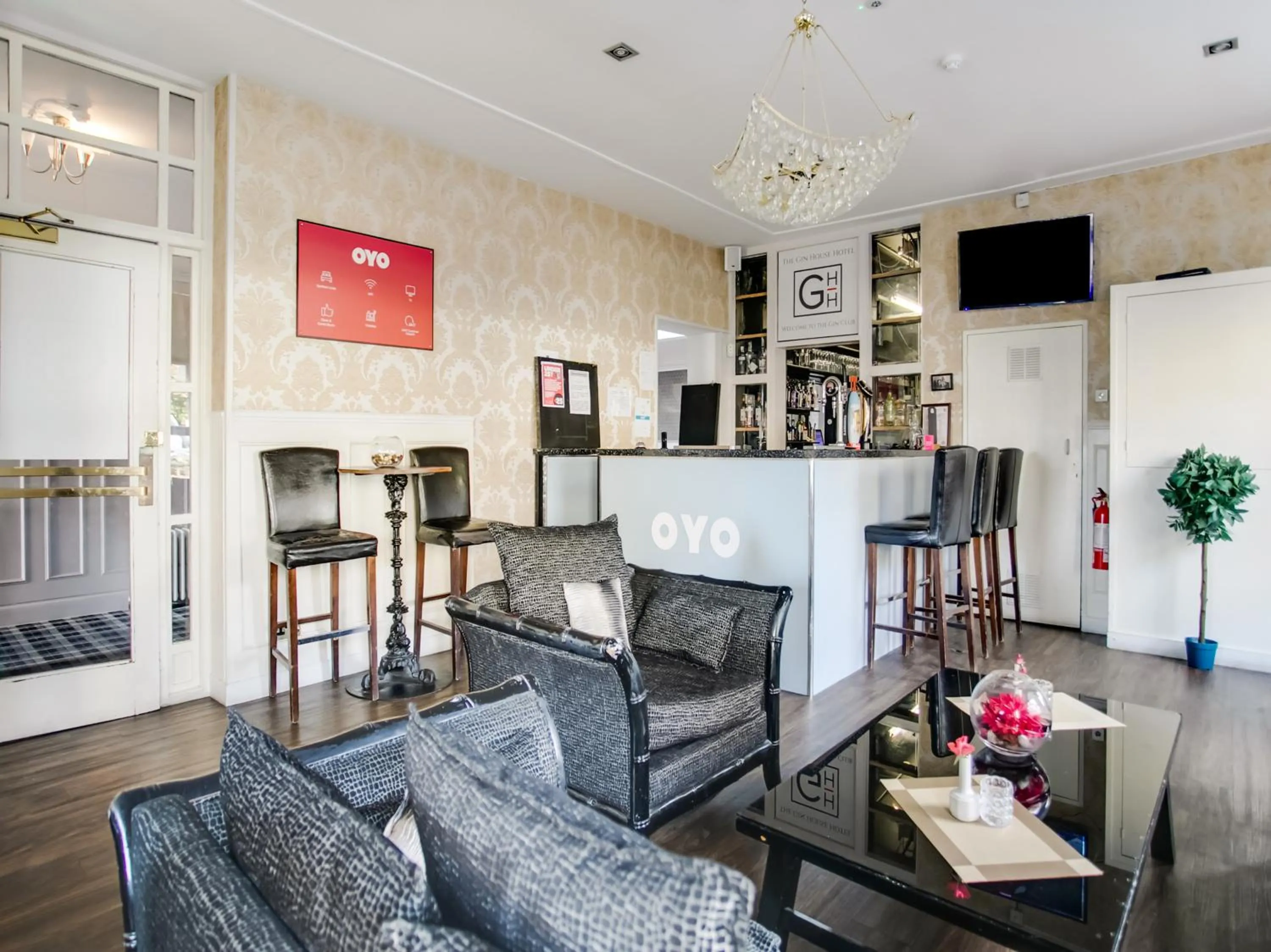 Lobby or reception in OYO Gin House Hotel