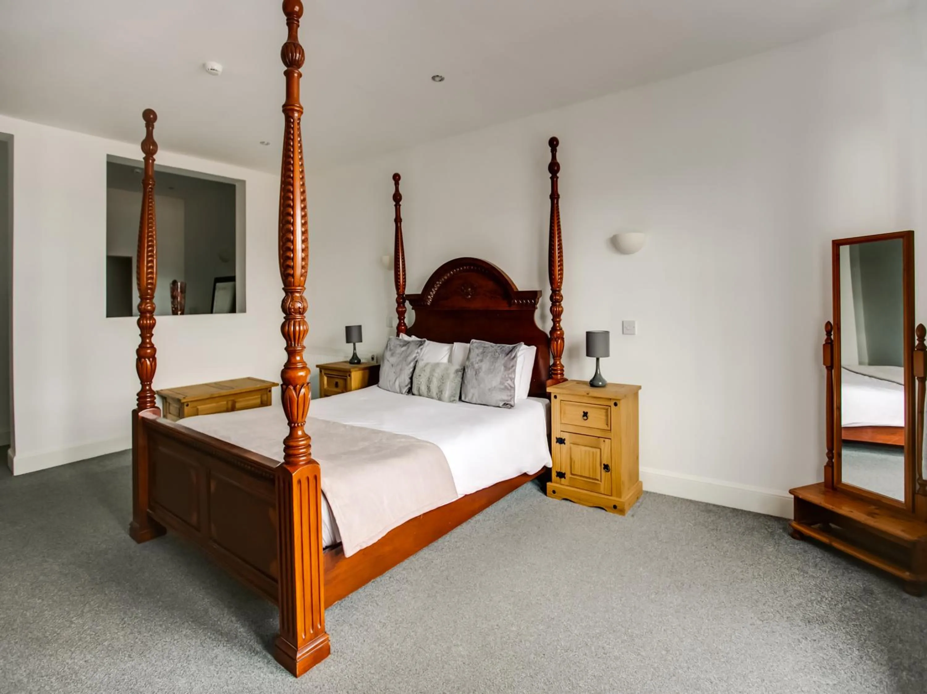 Photo of the whole room, Bed in OYO Gin House Hotel