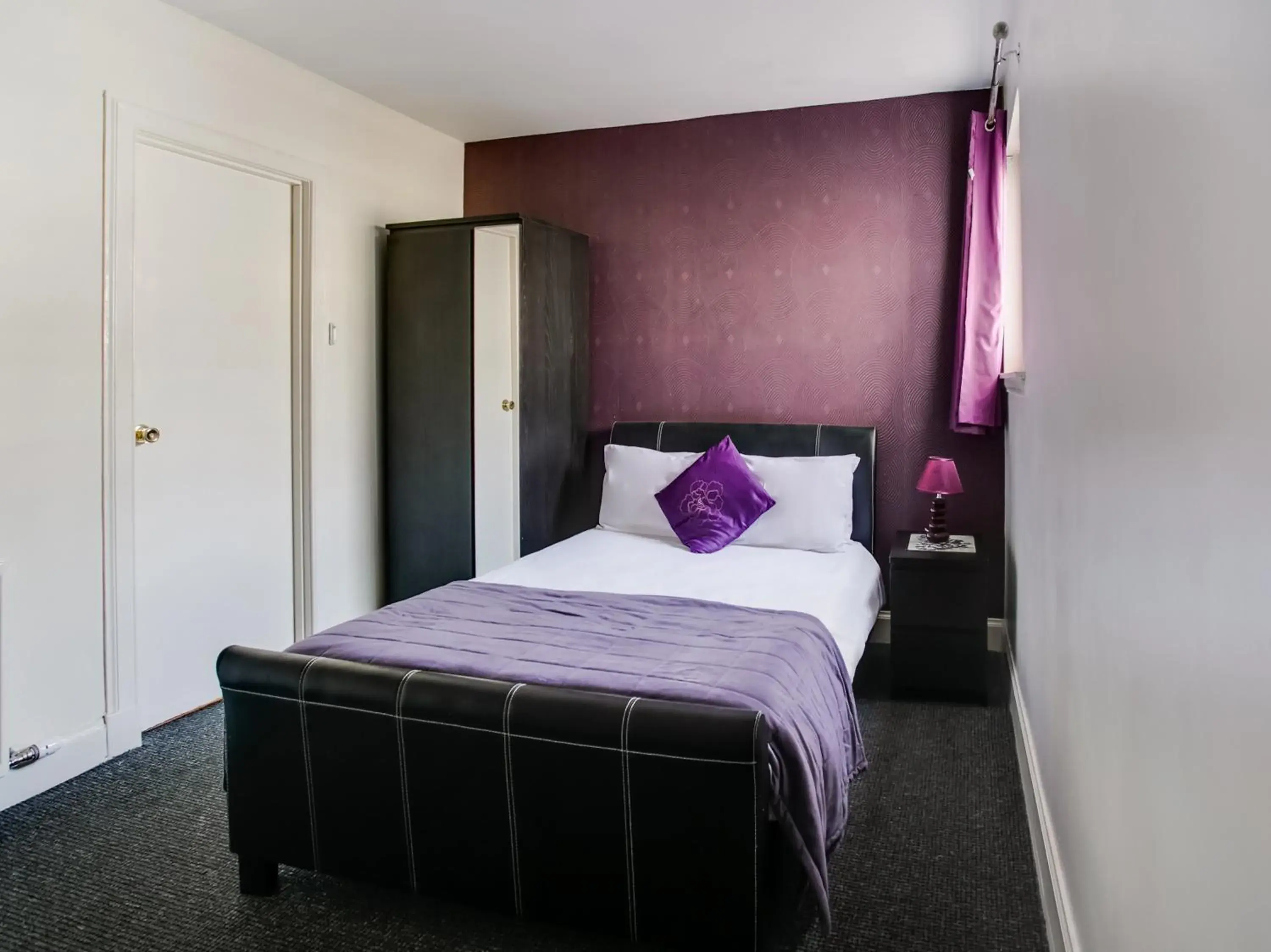 Bedroom, Bed in OYO Gin House Hotel Bedroom, Bed in OYO Gin House Hotel