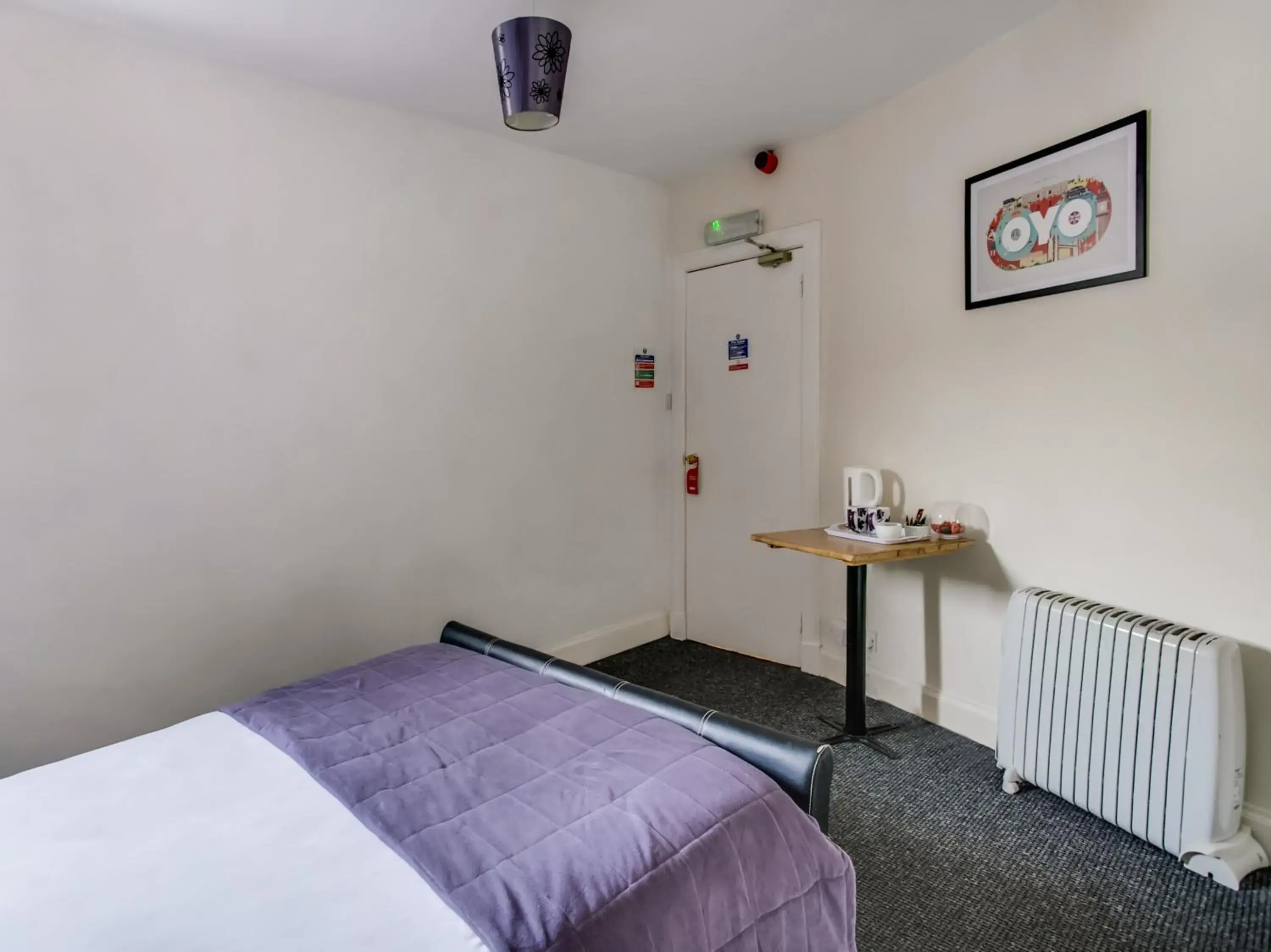 Bedroom, Bed in OYO Gin House Hotel Bedroom, Bed in OYO Gin House Hotel