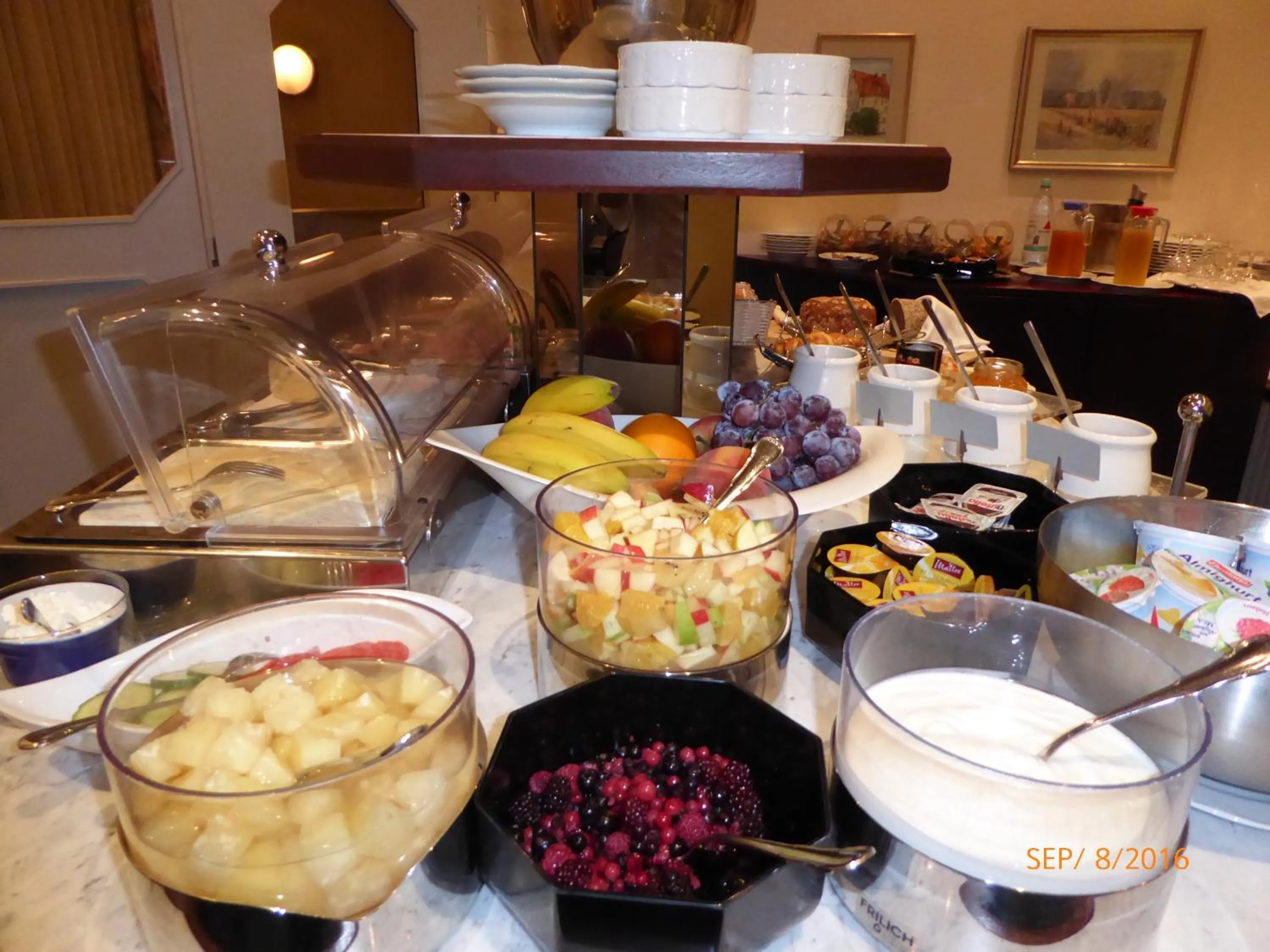 Food in Astoria Hotel