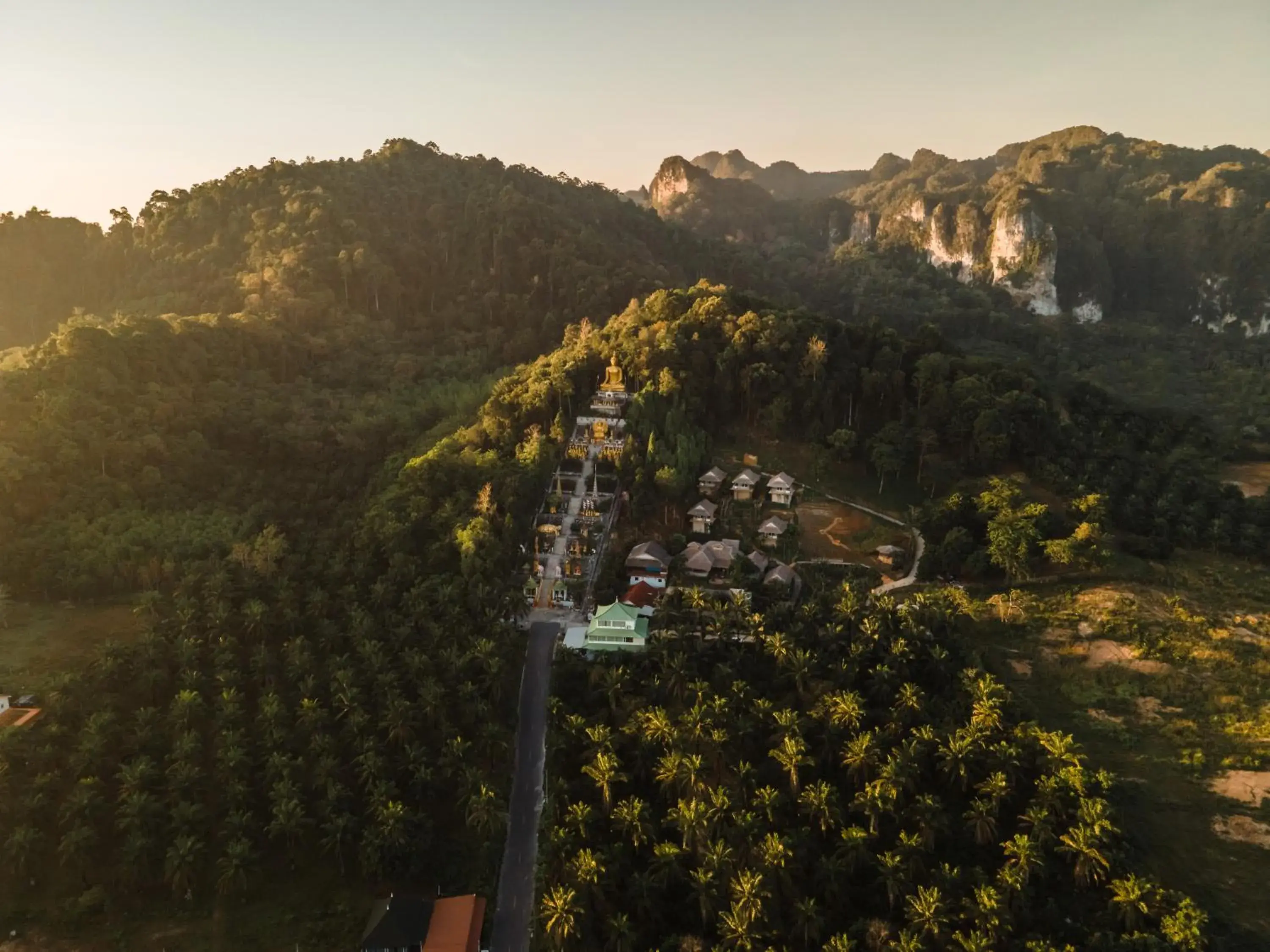 Property building in Baan Phuvara Retreat - Romantic Jacuzzi Mountain View Villas Property building in Baan Phuvara Retreat - Romantic Jacuzzi Mountain View Villas