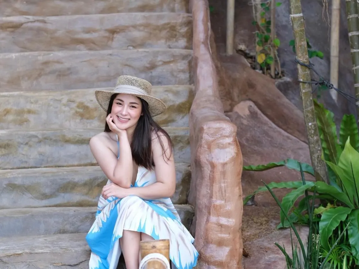 People in Baan Phuvara Retreat - Romantic Jacuzzi Mountain View Villas