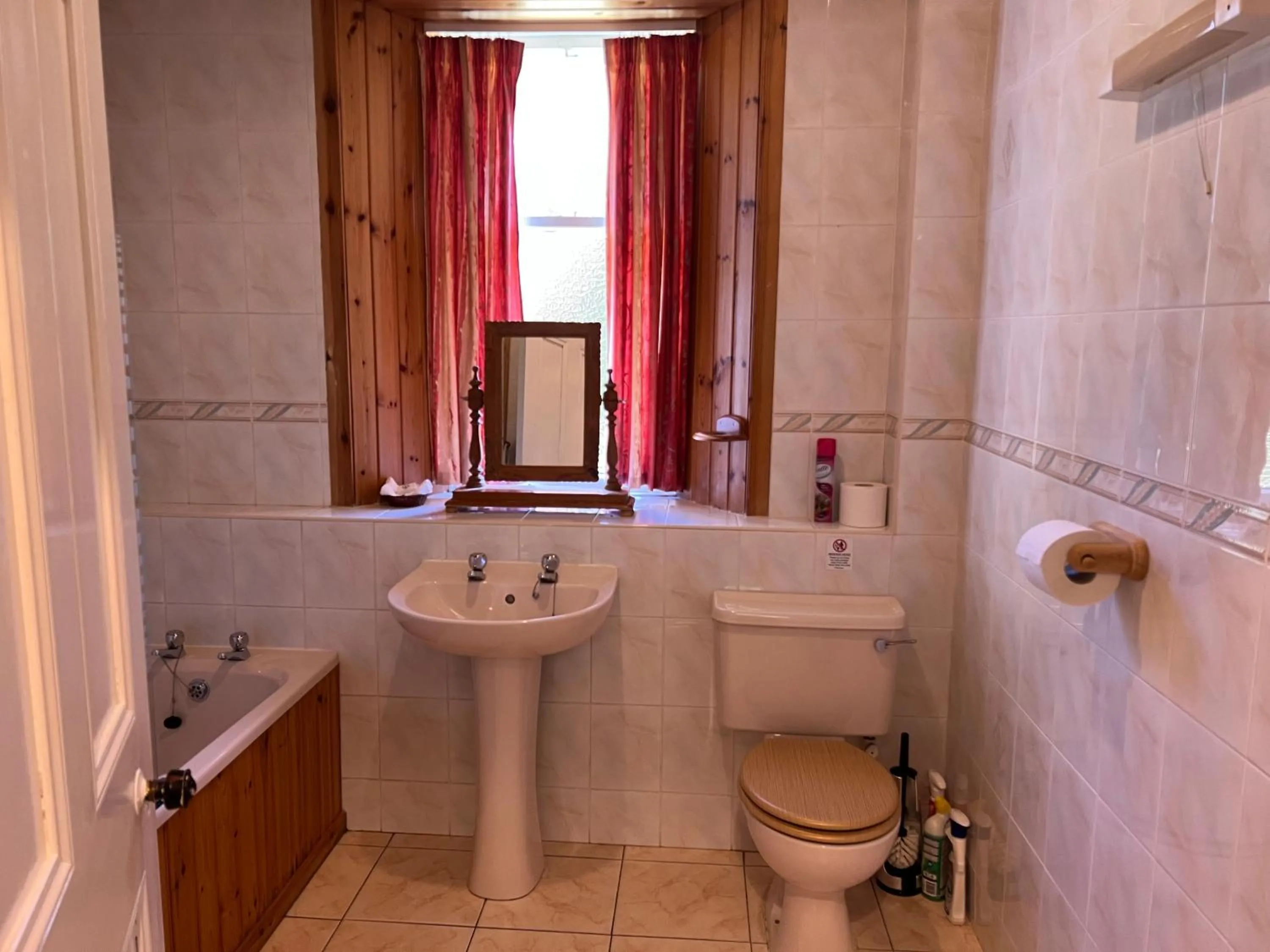 Bathroom in Laundry Cottage