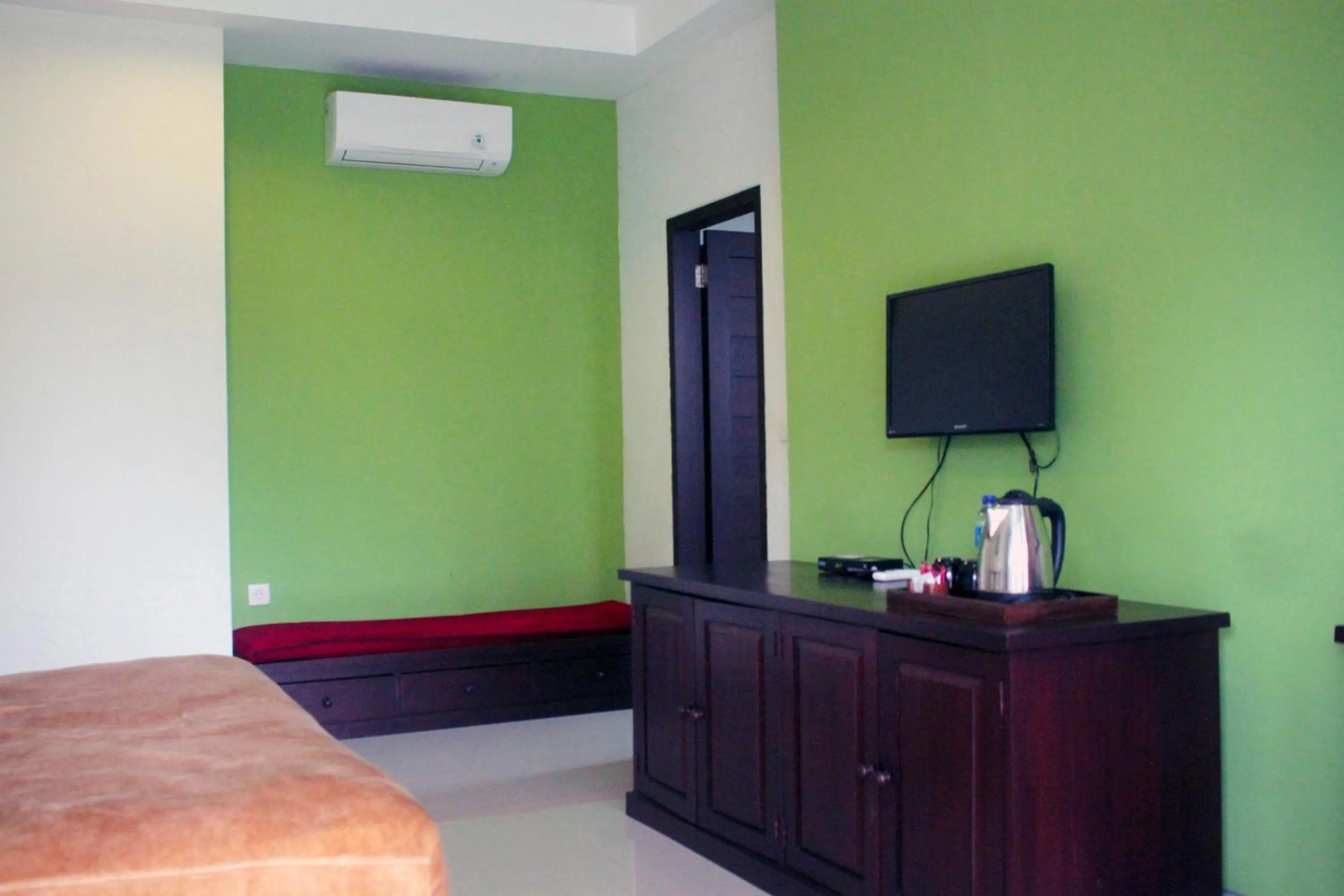 Bed in mascot hotel senggigi