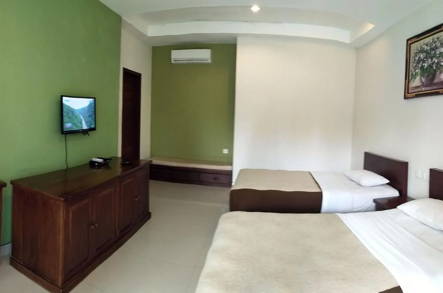 Bed in mascot hotel senggigi
