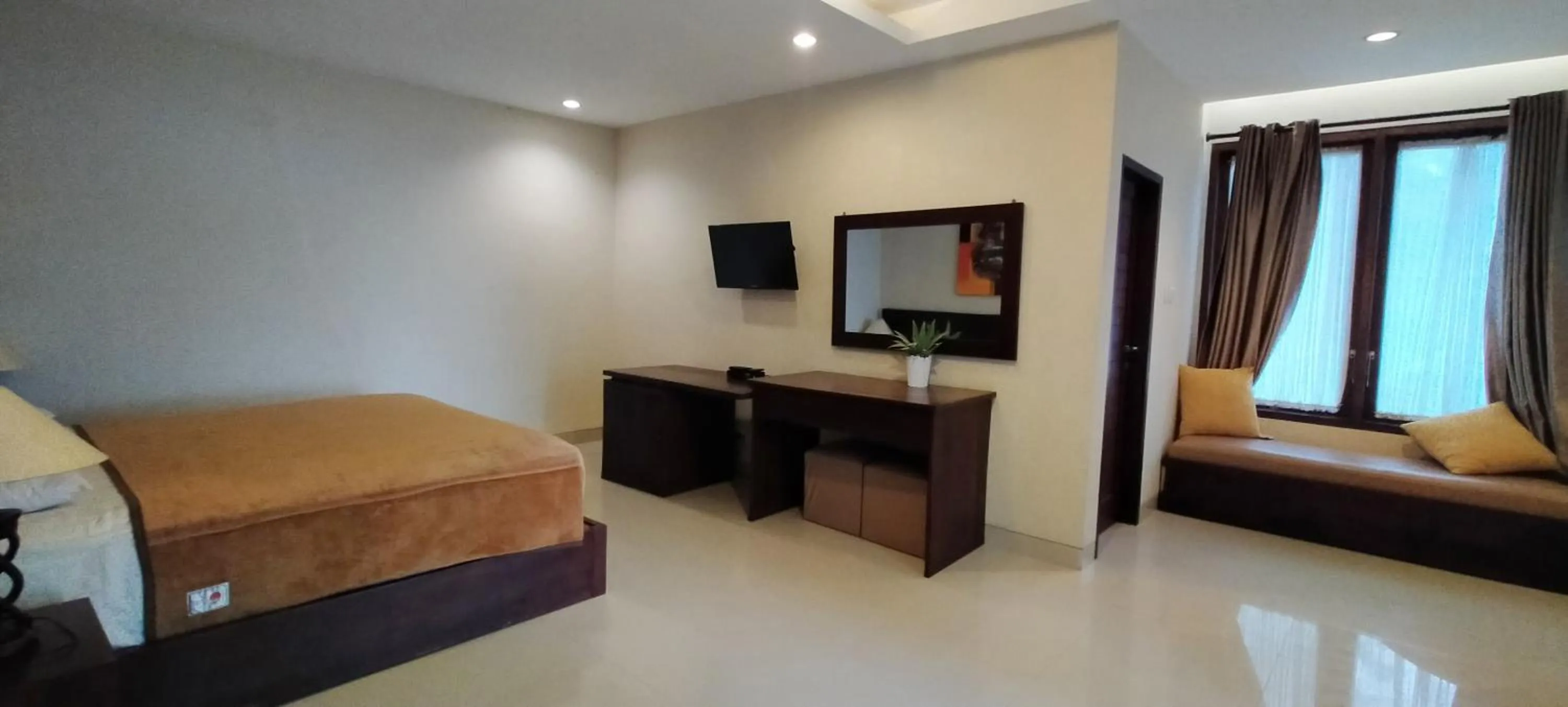 Bed in mascot hotel senggigi