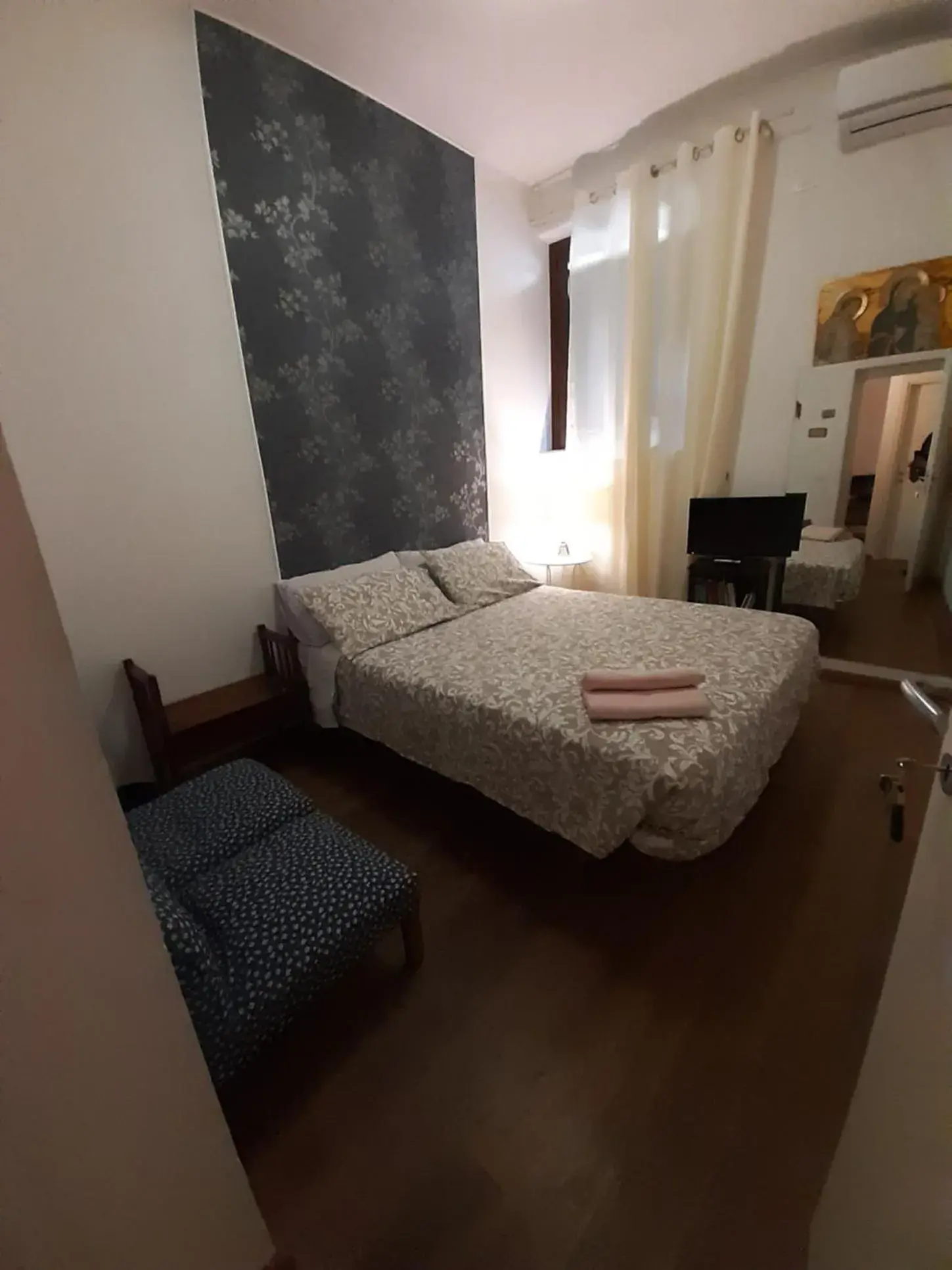 Double Room with Private External Bathroom in B&B La Casa di Alice Double Room with Private External Bathroom in B&B La Casa di Alice