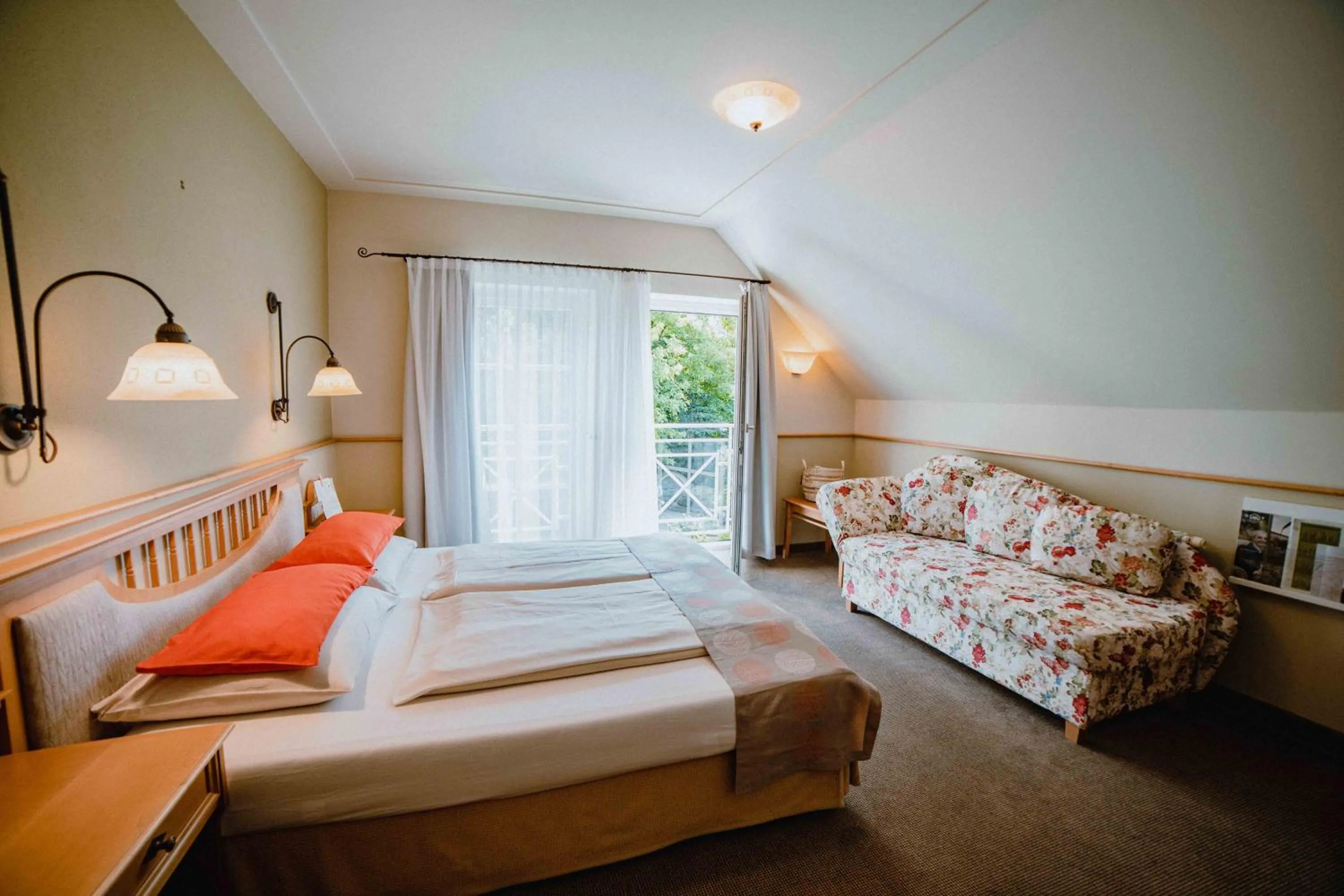Photo of the whole room, Bed in Garten-Hotel Ochensberger