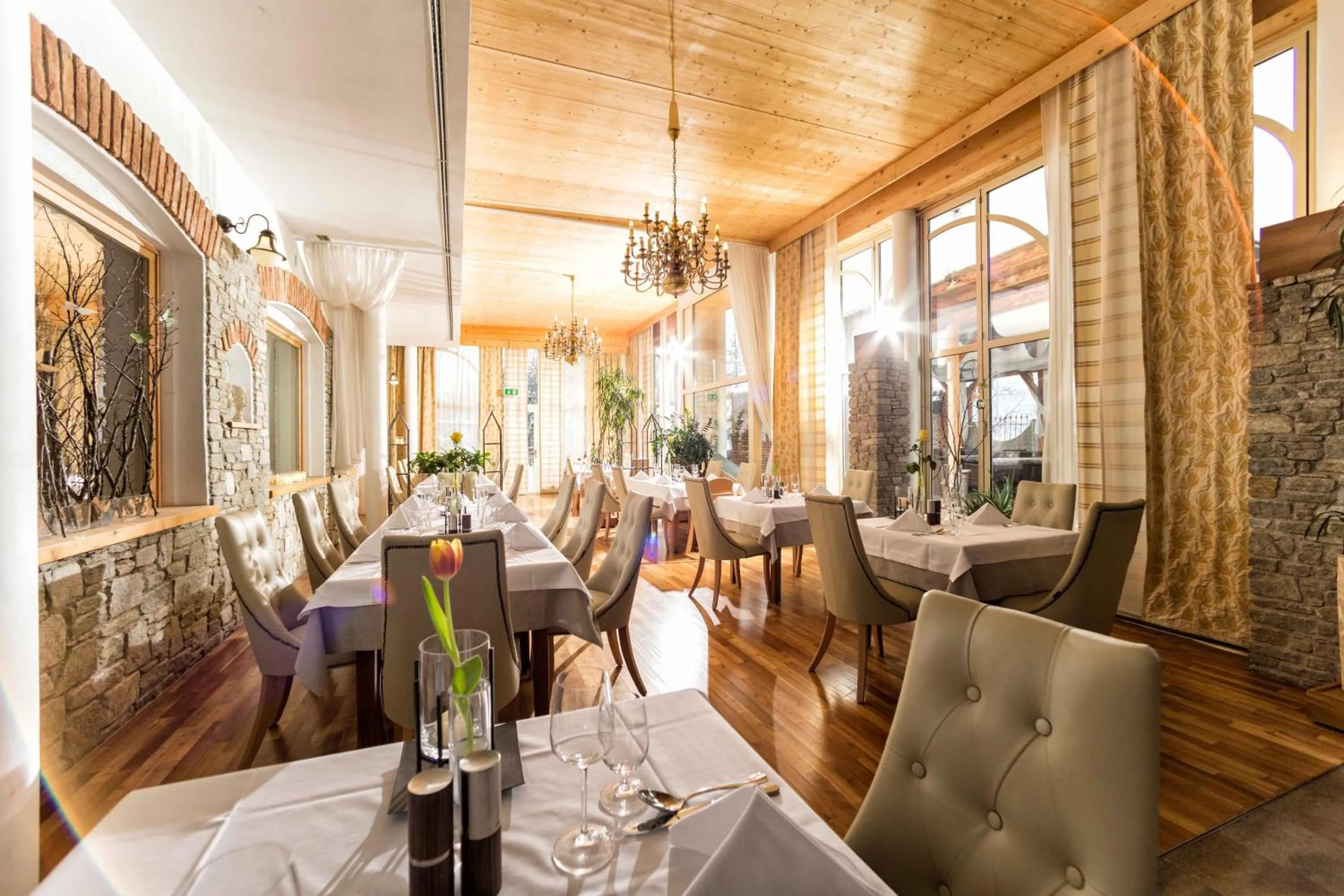 Restaurant/places to eat in Garten-Hotel Ochensberger