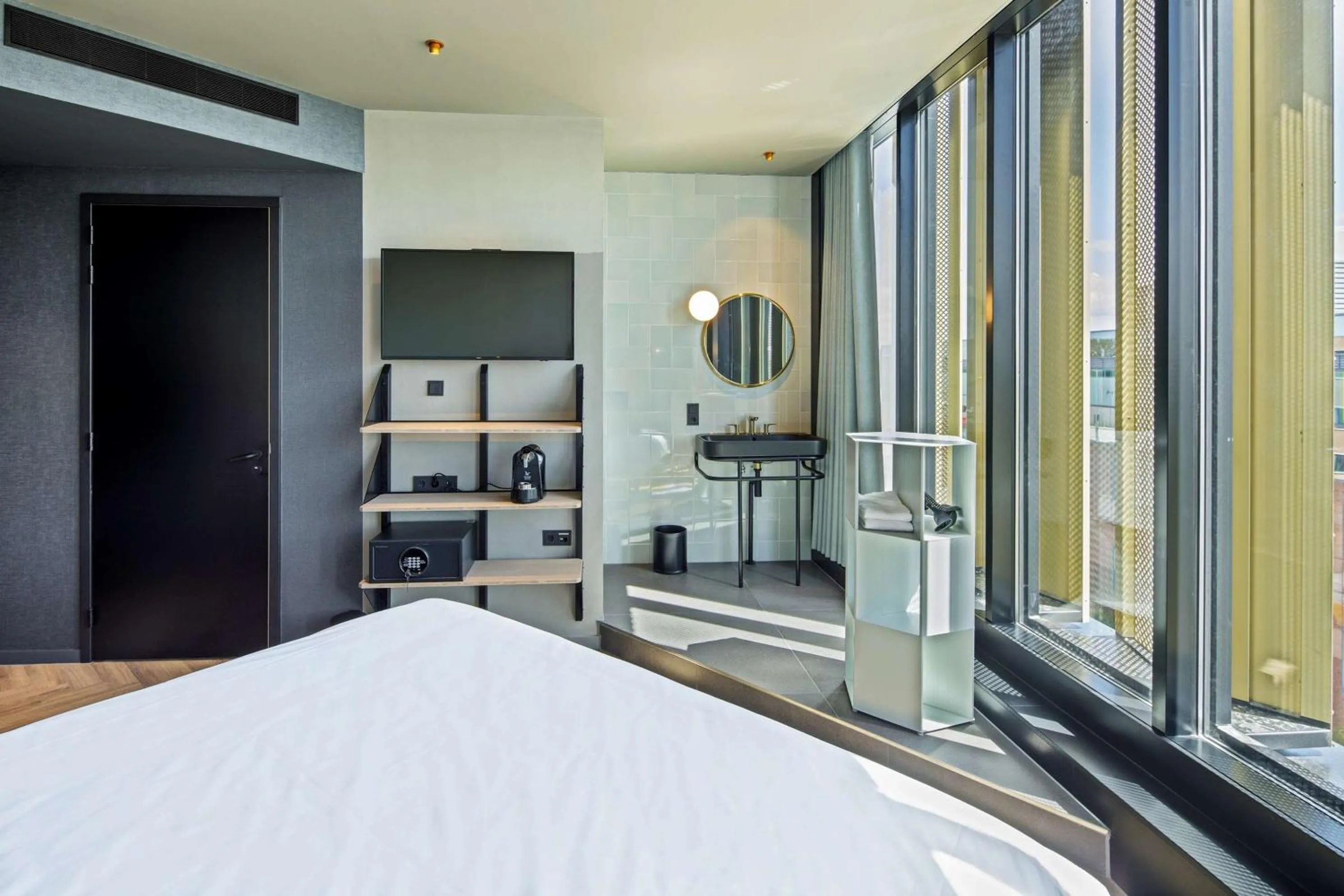 Bedroom, Bed in The Florian Amsterdam Schiphol Airport, WorldHotels Crafted