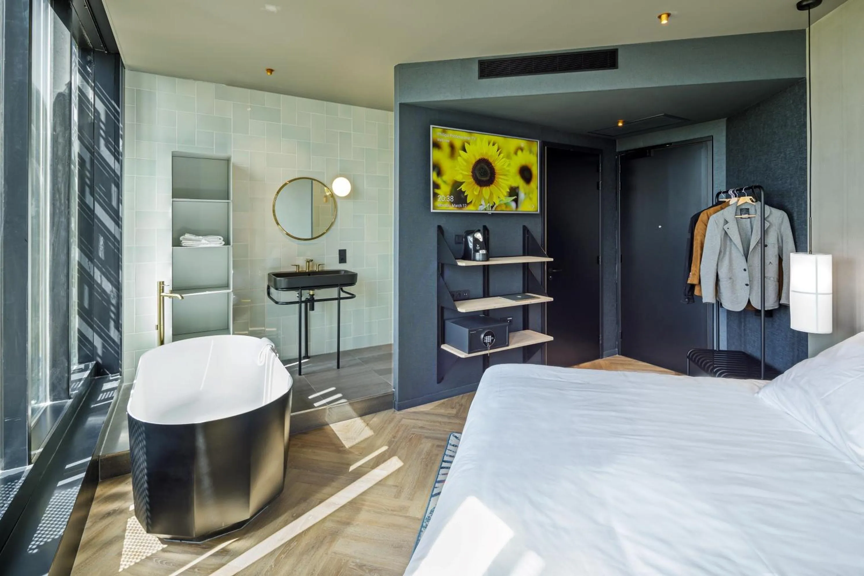 Bedroom, Bed in The Florian Amsterdam Schiphol Airport, WorldHotels Crafted