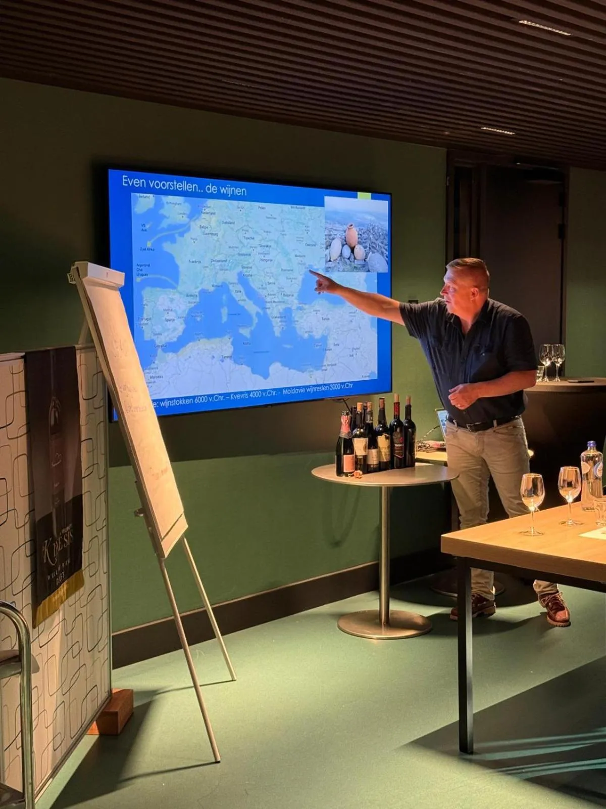 Evening entertainment in The Florian Amsterdam Schiphol Airport, WorldHotels Crafted